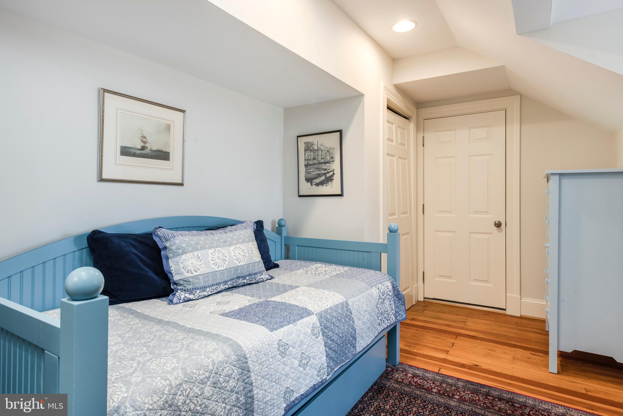 MURRAY HILL - Residential