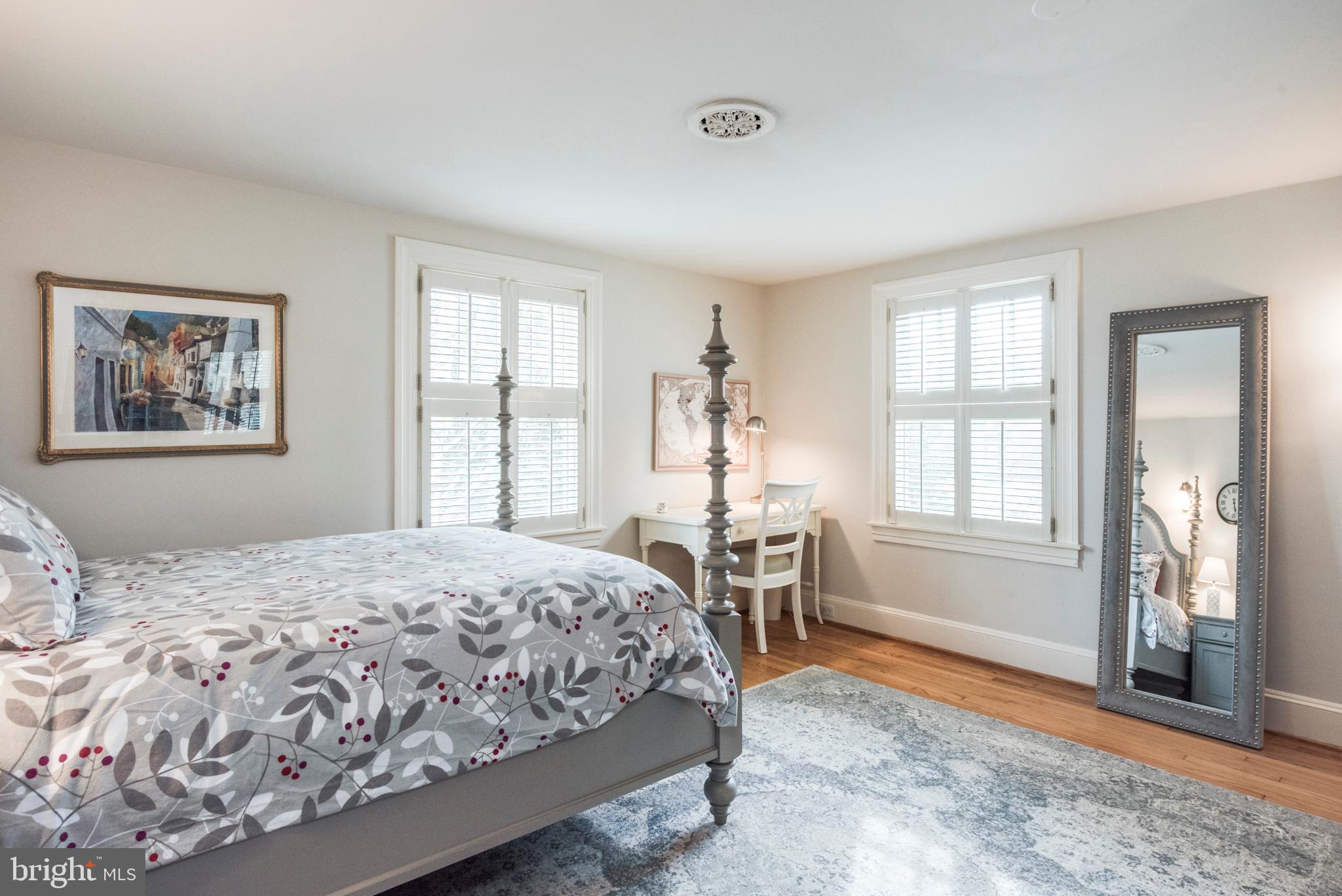 MURRAY HILL - Residential