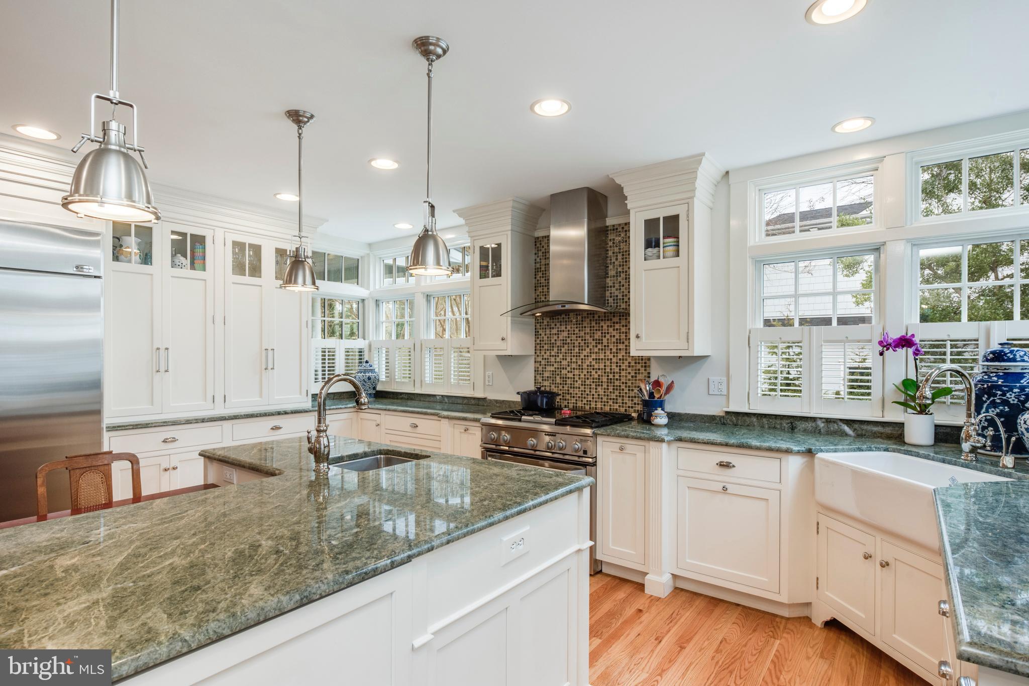 MURRAY HILL - Residential