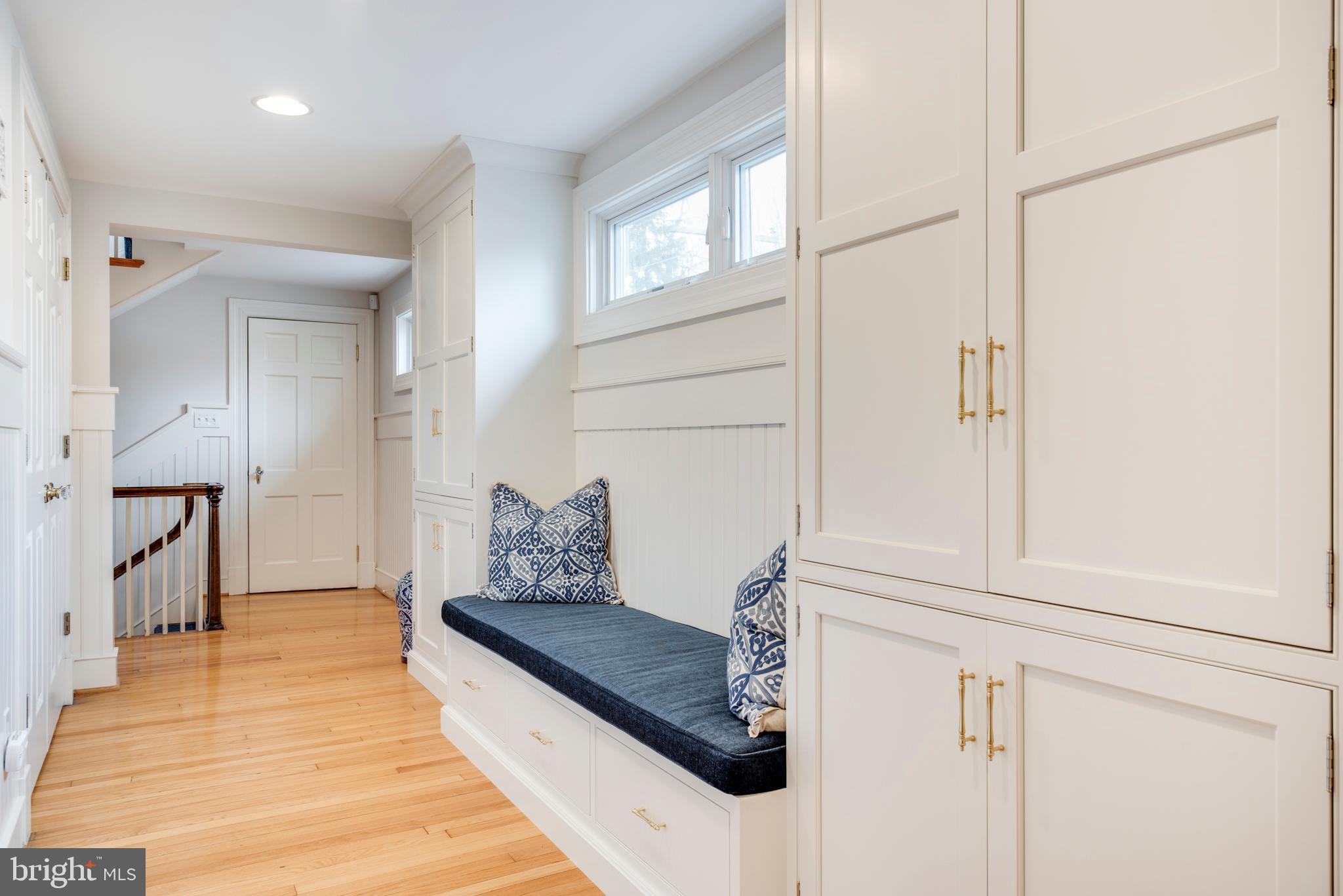 MURRAY HILL - Residential