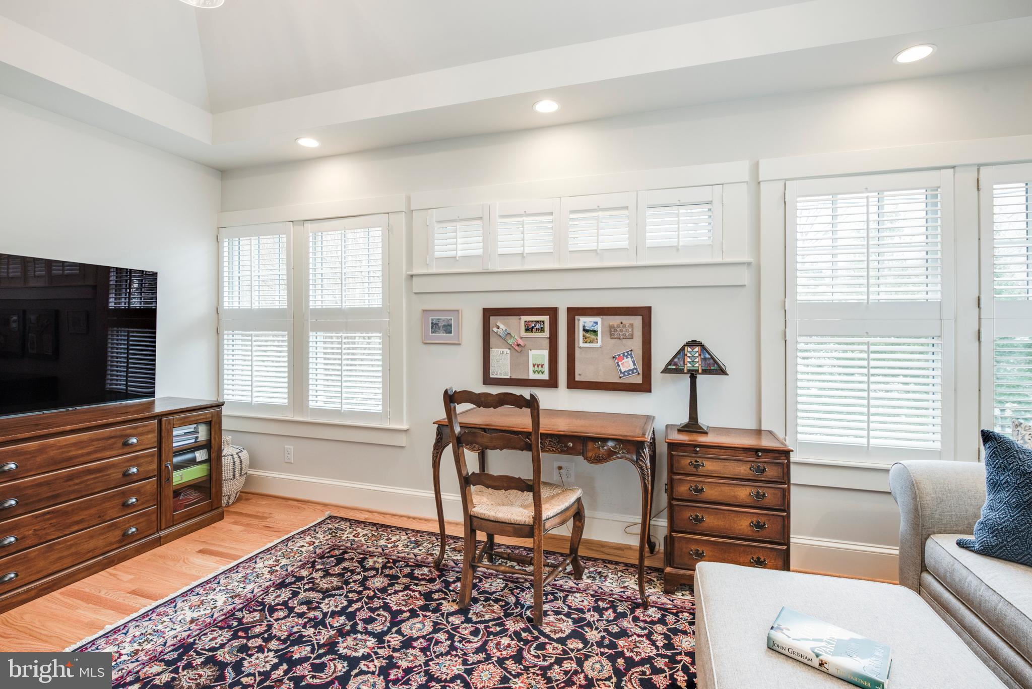 MURRAY HILL - Residential