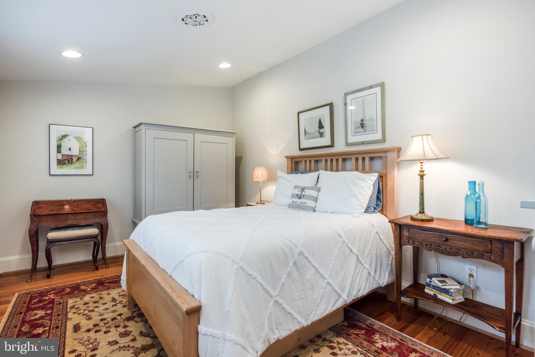 MURRAY HILL - Residential