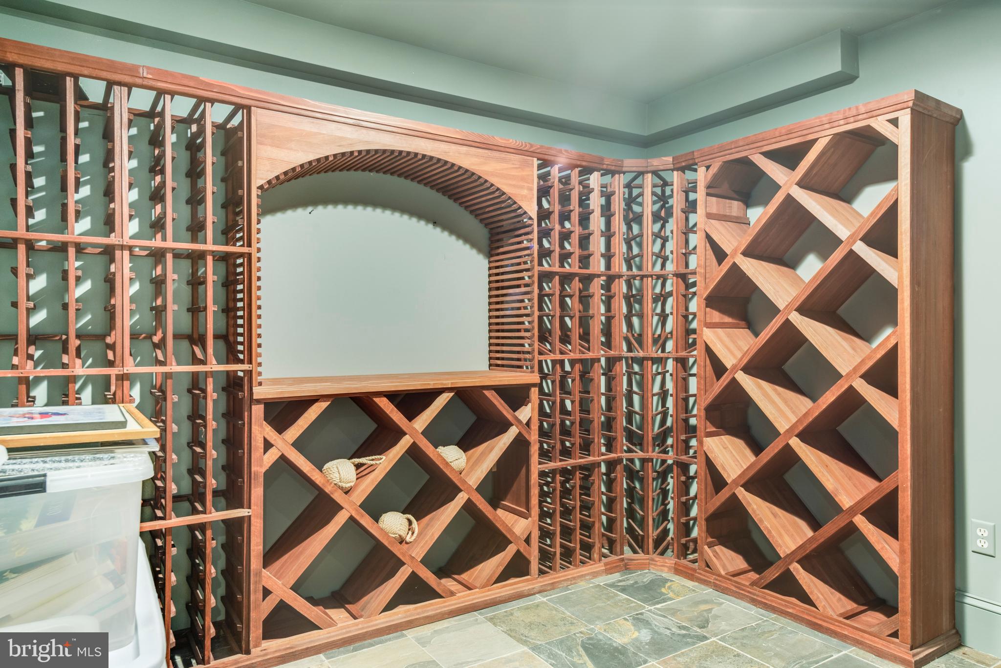 MURRAY HILL - Residential