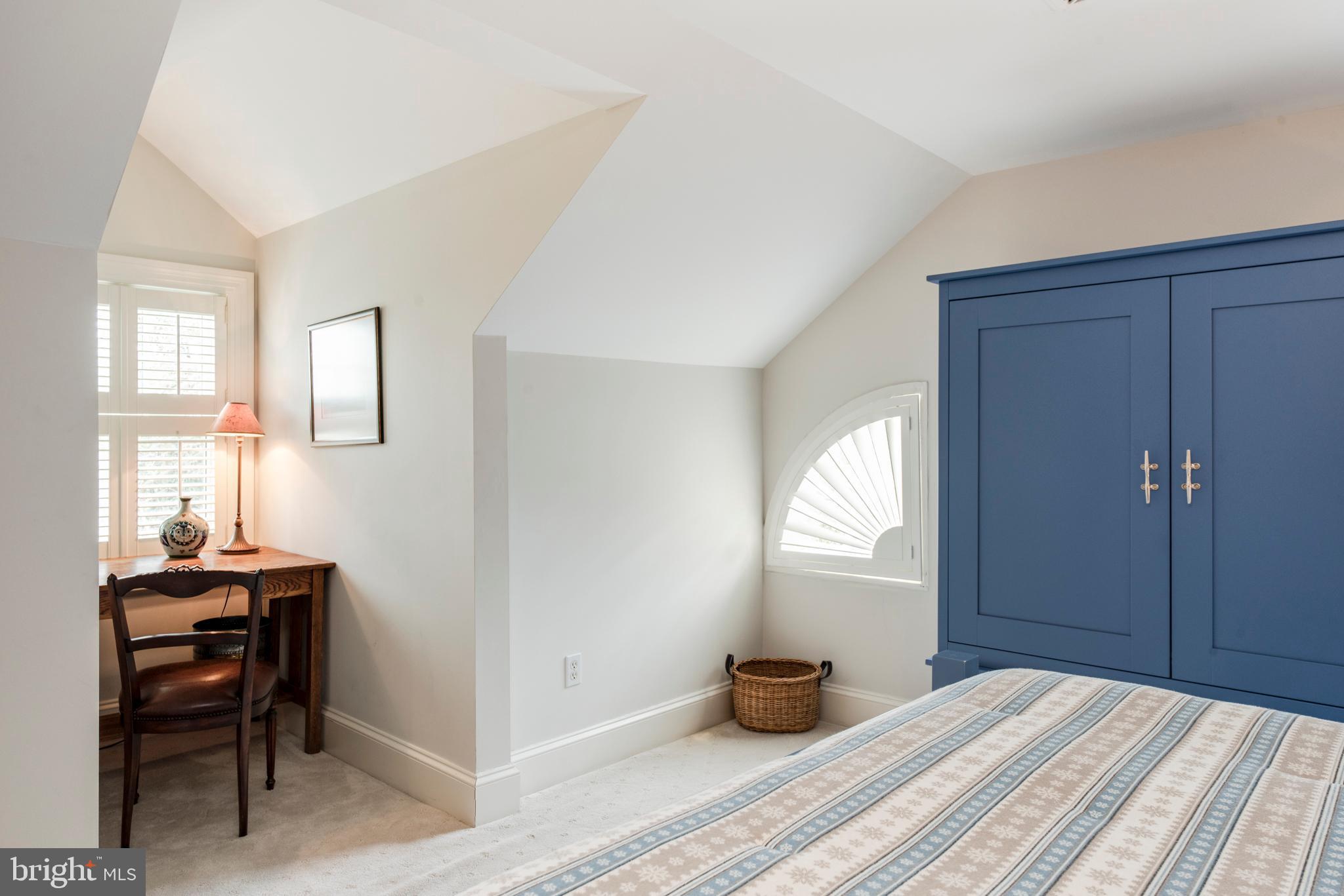 MURRAY HILL - Residential