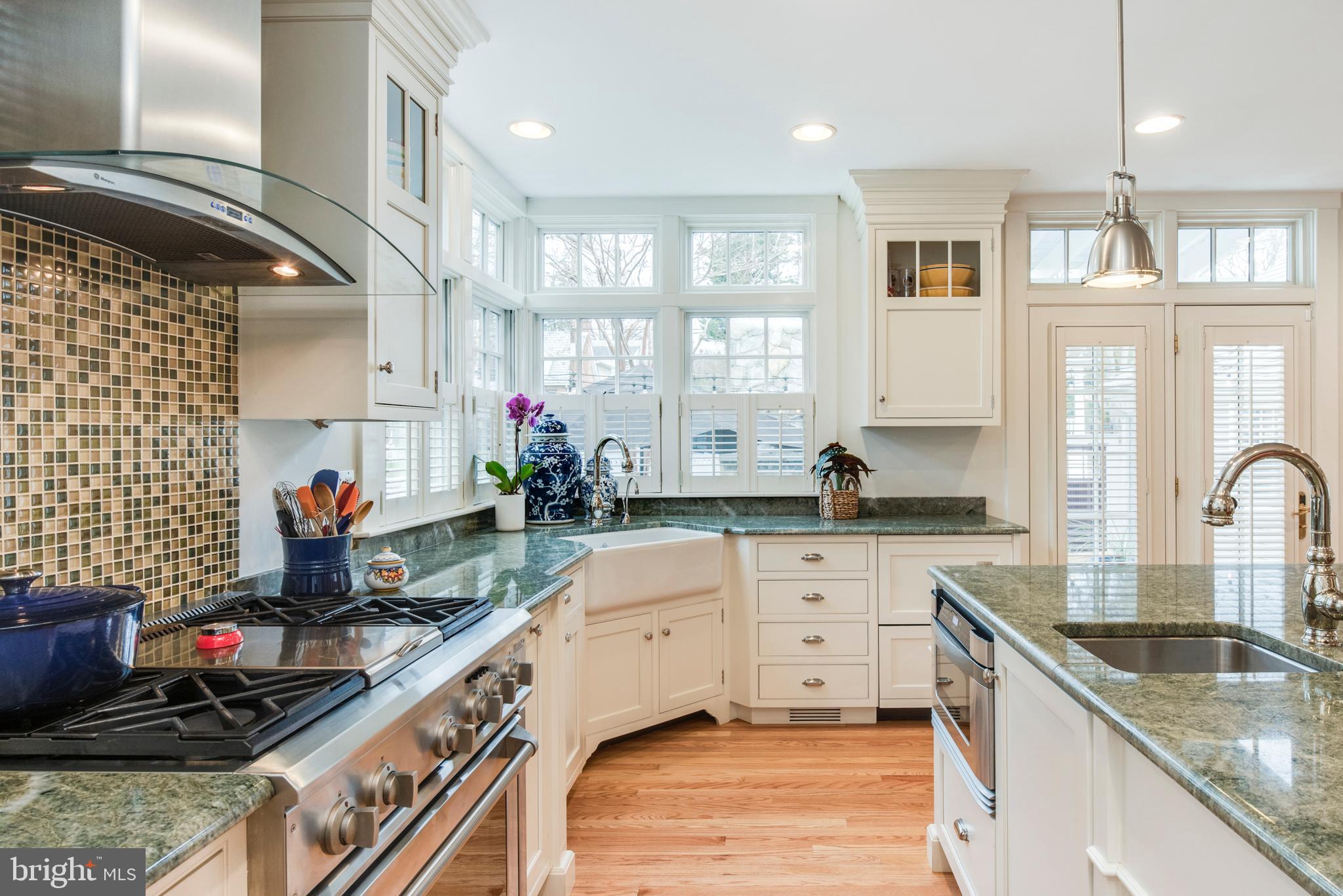 MURRAY HILL - Residential