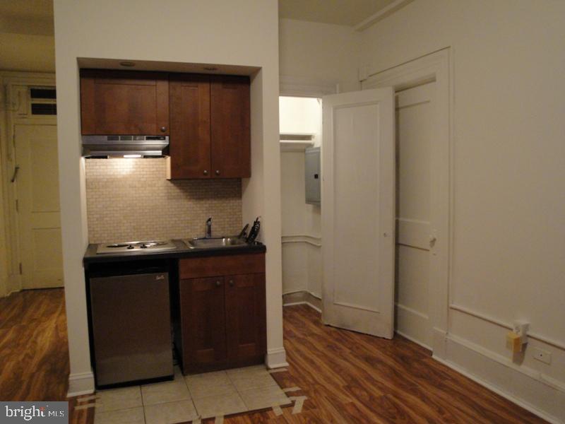 AVENUE OF THE ARTS - Residential Lease