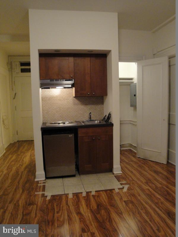 AVENUE OF THE ARTS - Residential Lease