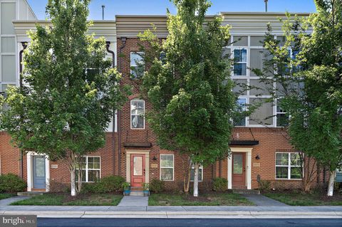 Townhouse For Sale - 22481 Verde Gate Terrace Ter<br/> BRAMBLETON, VA 20148