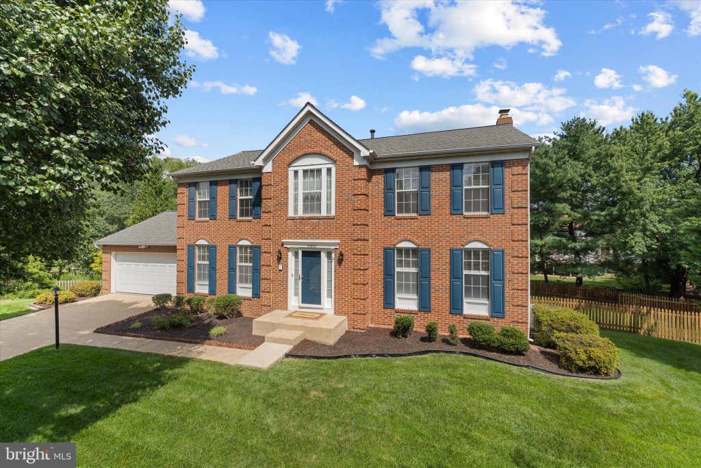 Photo of 43868 Stronghold Court, ASHBURN, VA 20147 (MLS # VALO2132300)