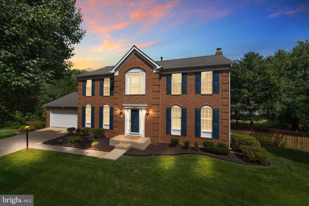 Photo of 43868 Stronghold Court, ASHBURN, VA 20147 (MLS # VALO2132300)