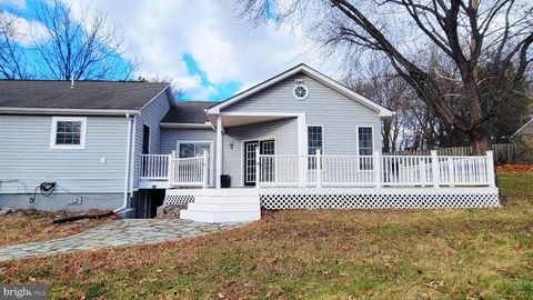 8823 MAPLE AVENUE BOWIE MD 20720