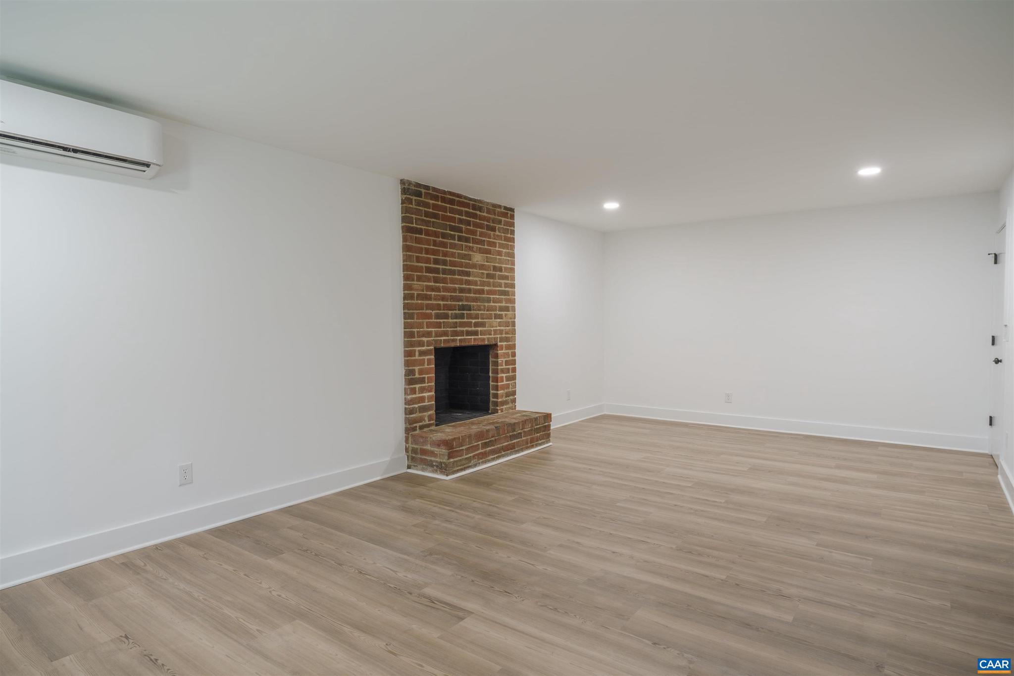 CANTERBURY HILLS - Residential