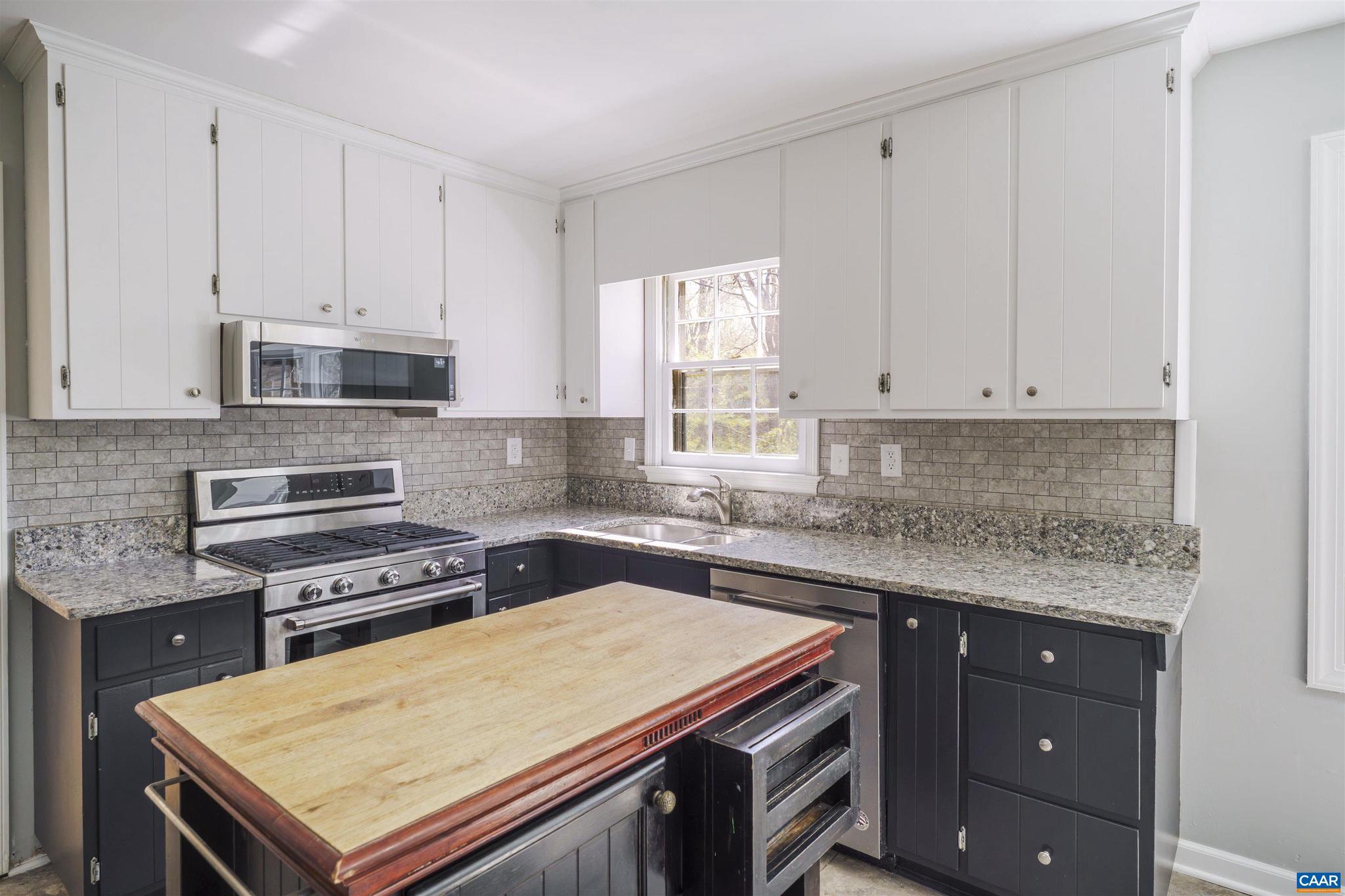 CANTERBURY HILLS - Residential