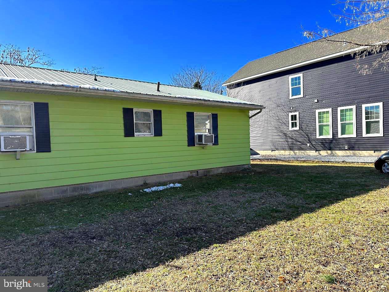 728 WOOLFORD STREET