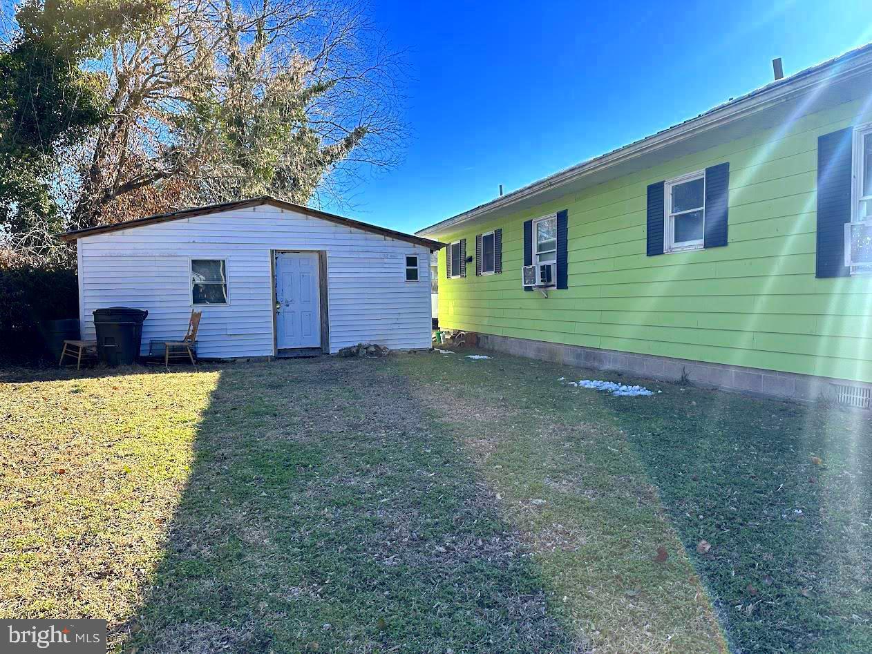 728 WOOLFORD STREET