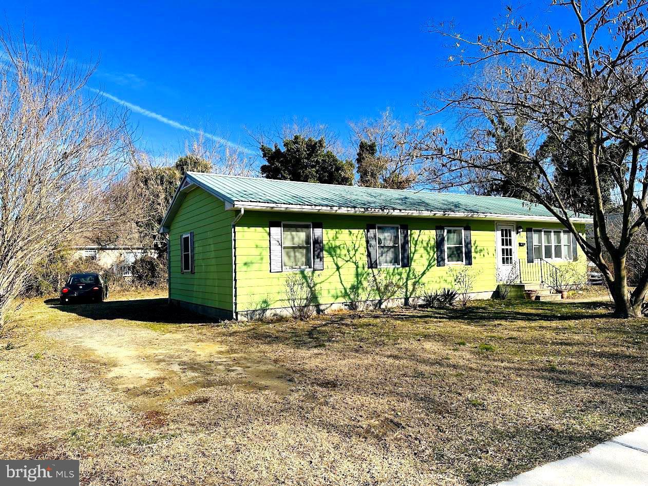 728 WOOLFORD STREET