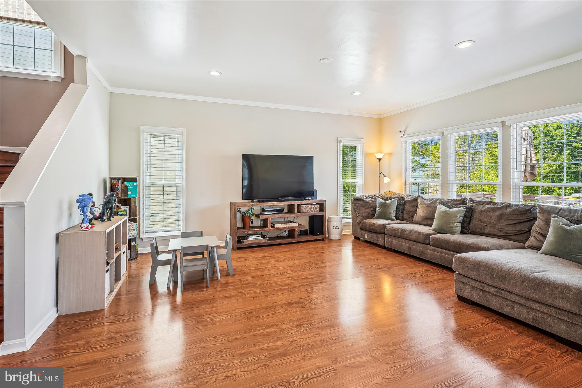 5512 CORBIN HALL LANE