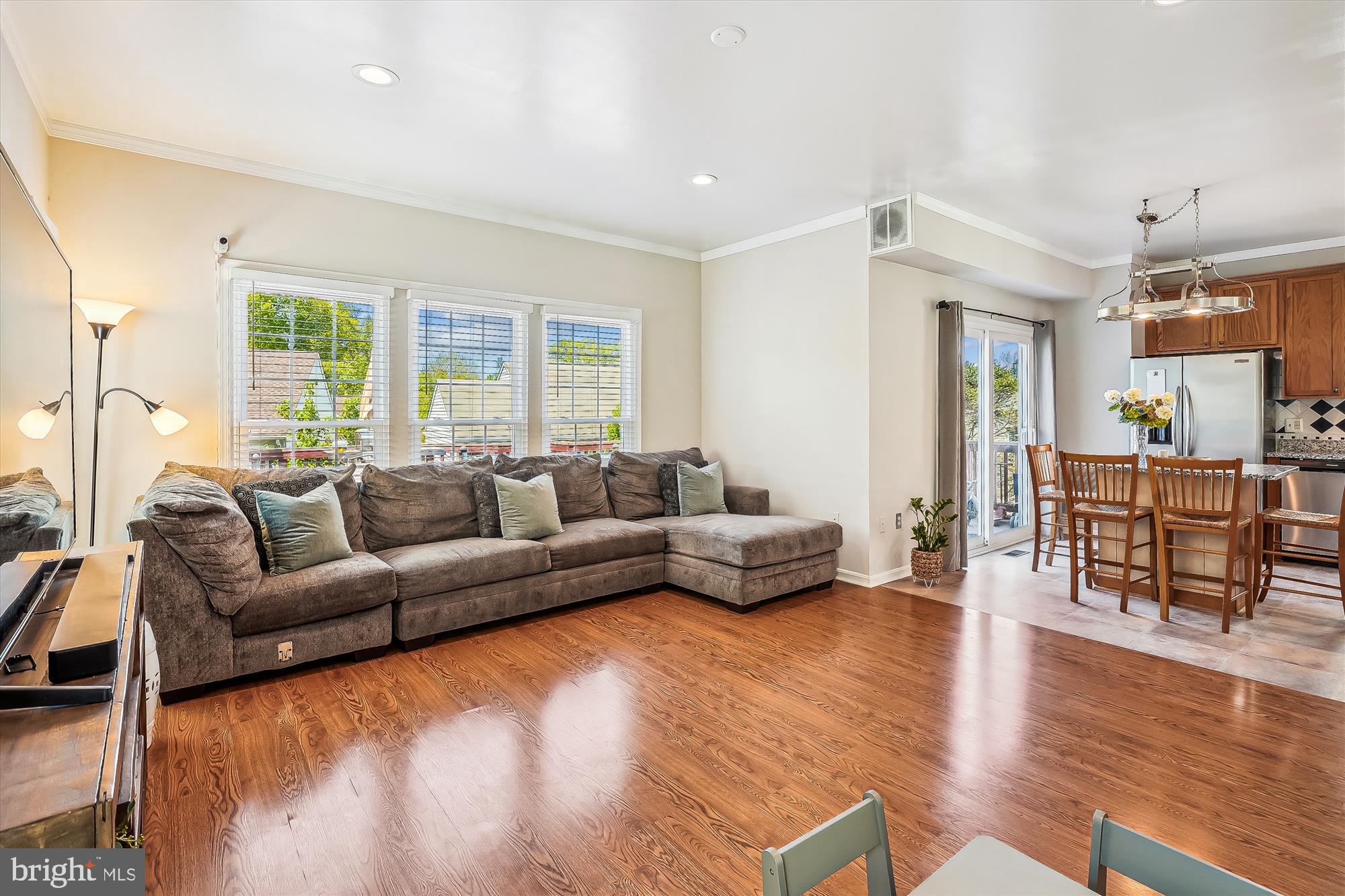 5512 CORBIN HALL LANE