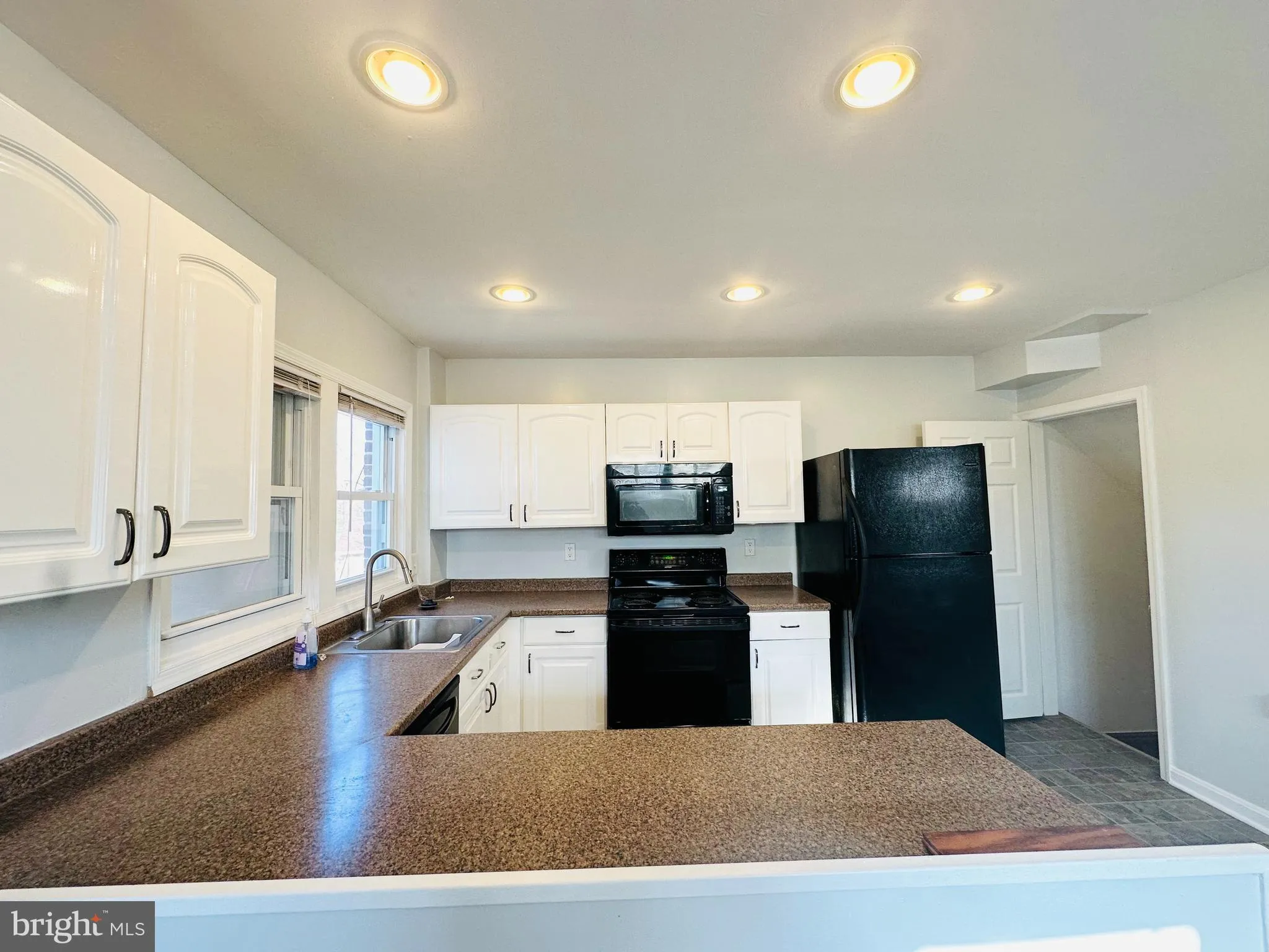 Baltimore, Maryland 21239, United States, 3 Bedrooms Bedrooms, ,2 BathroomsBathrooms,Residential,Pending,28862