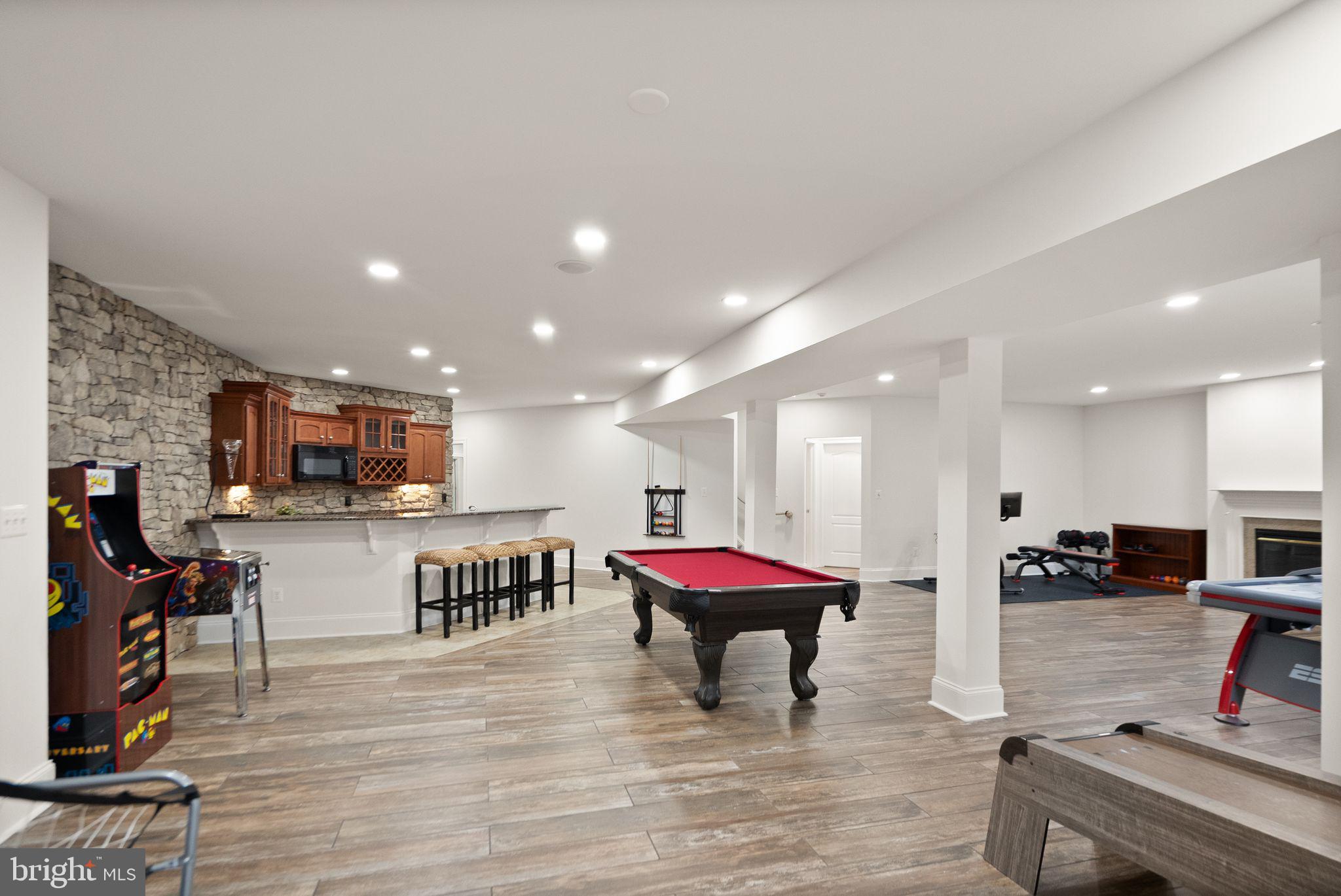 LANSDOWNE ON THE POTOMAC - Residential