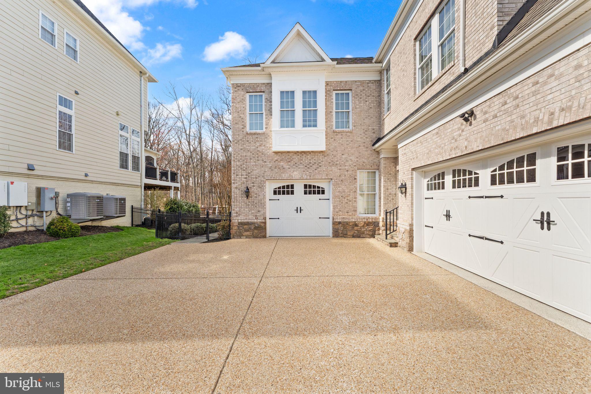 LANSDOWNE ON THE POTOMAC - Residential