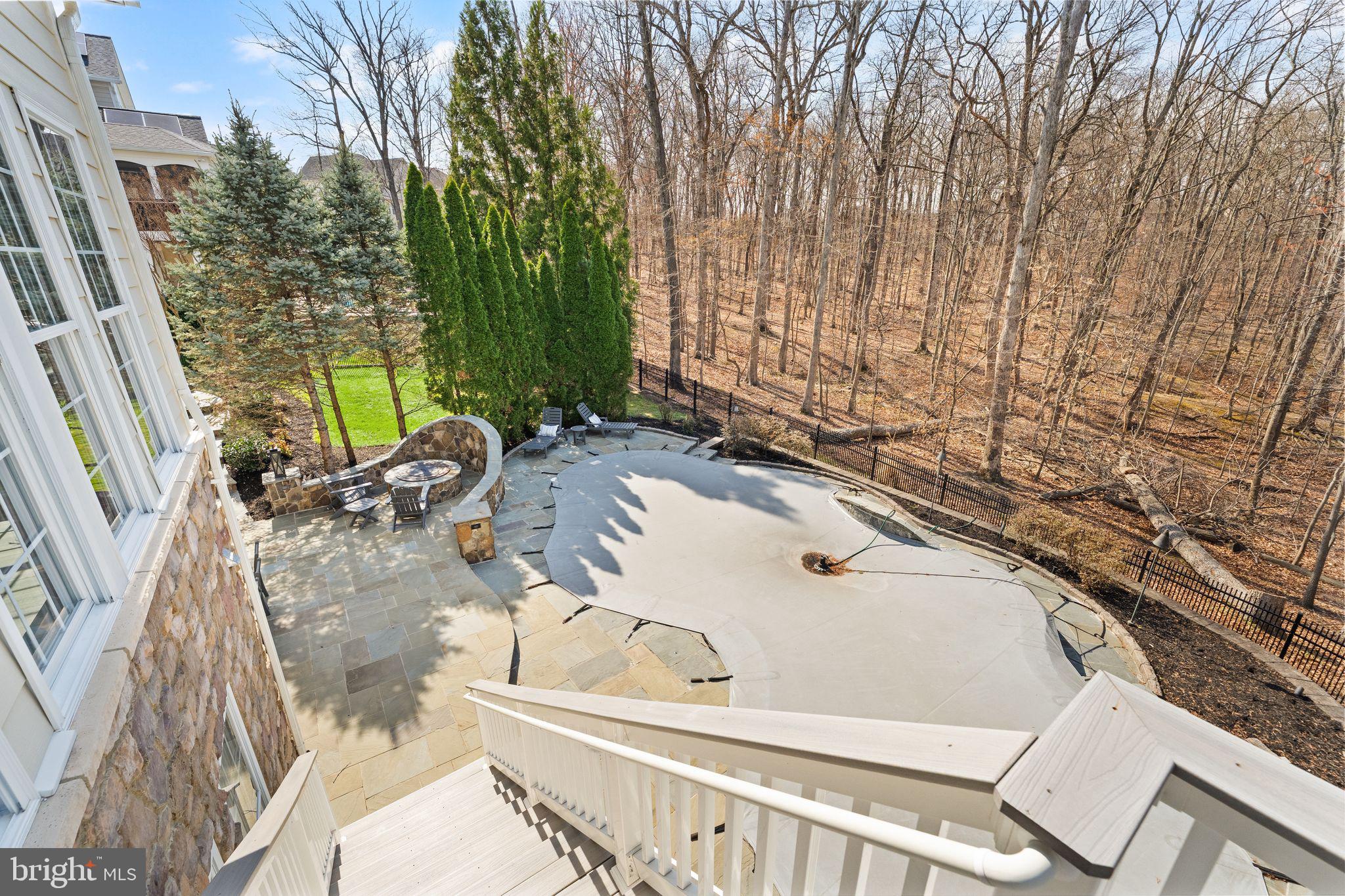 LANSDOWNE ON THE POTOMAC - Residential