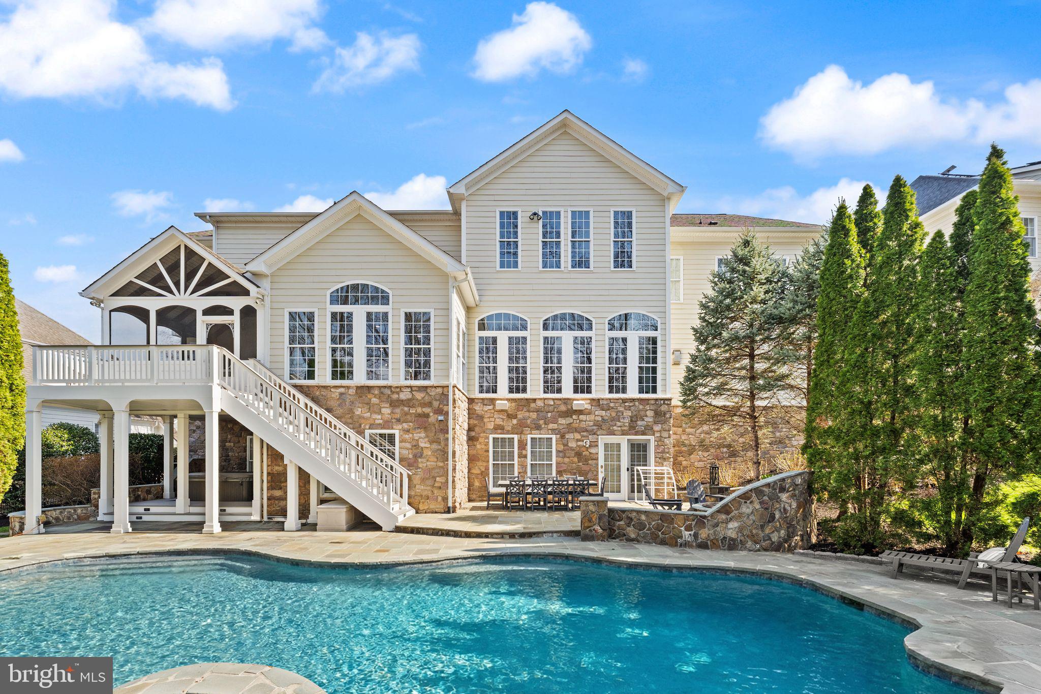 LANSDOWNE ON THE POTOMAC - Residential