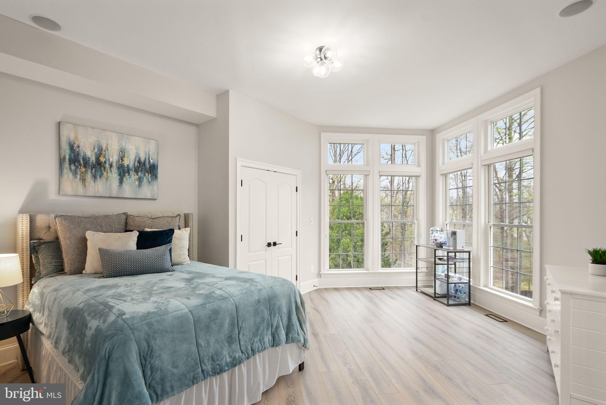 LANSDOWNE ON THE POTOMAC - Residential