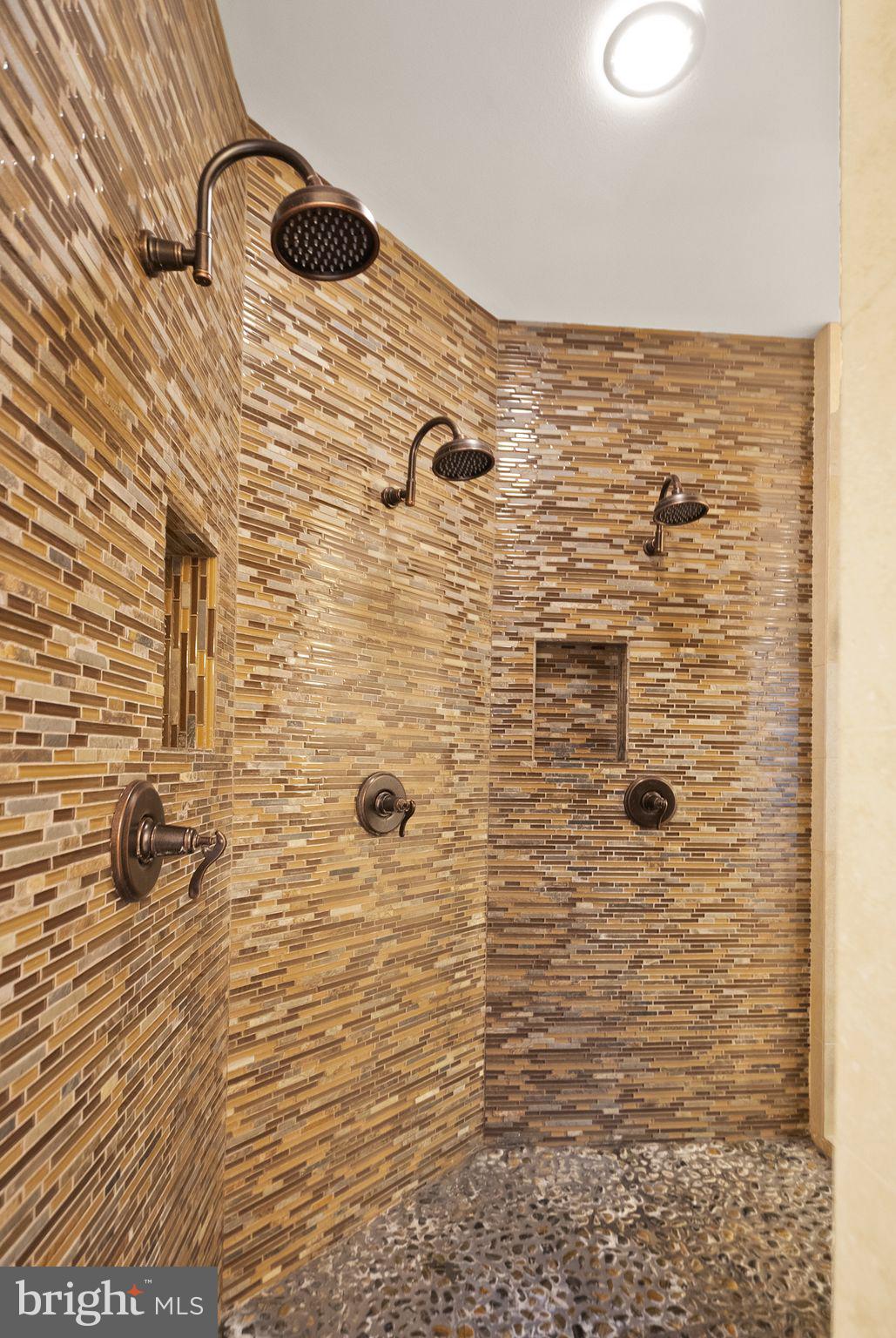 LANSDOWNE ON THE POTOMAC - Residential