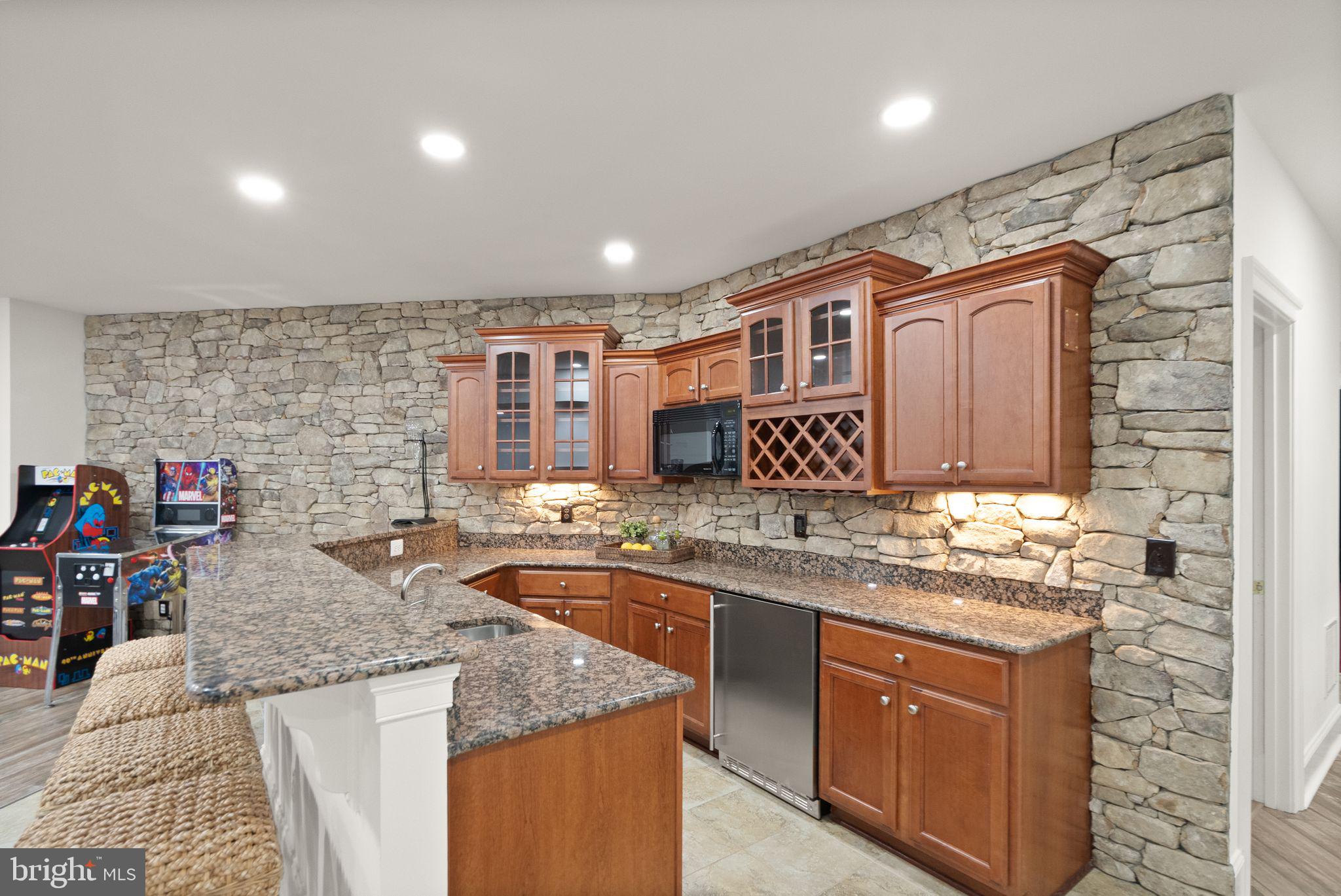 LANSDOWNE ON THE POTOMAC - Residential