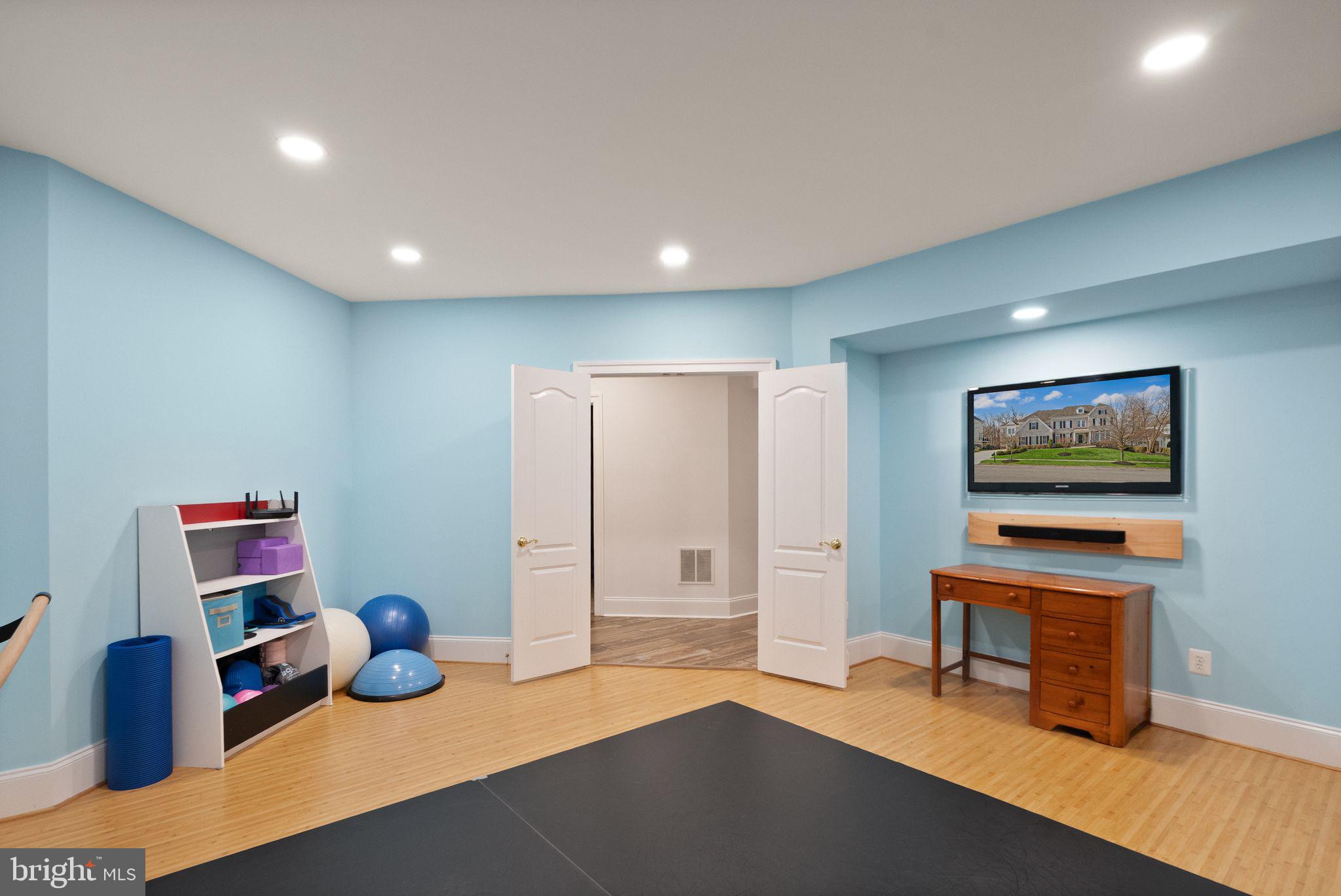 LANSDOWNE ON THE POTOMAC - Residential