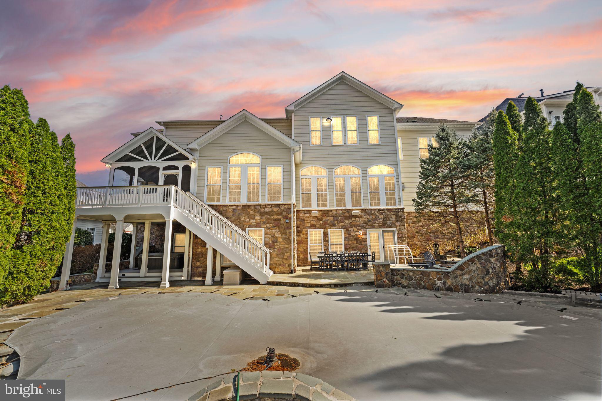 LANSDOWNE ON THE POTOMAC - Residential