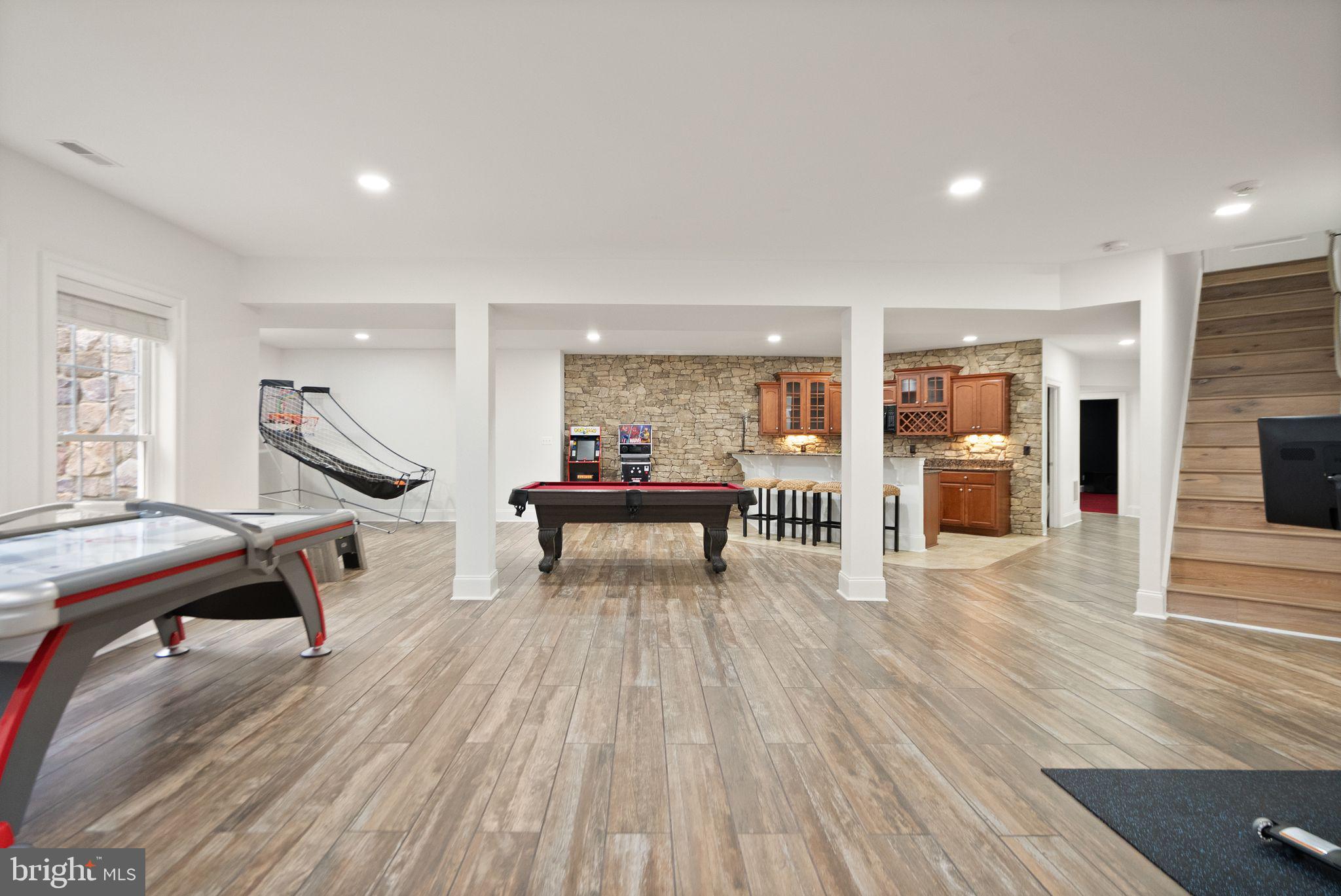 LANSDOWNE ON THE POTOMAC - Residential