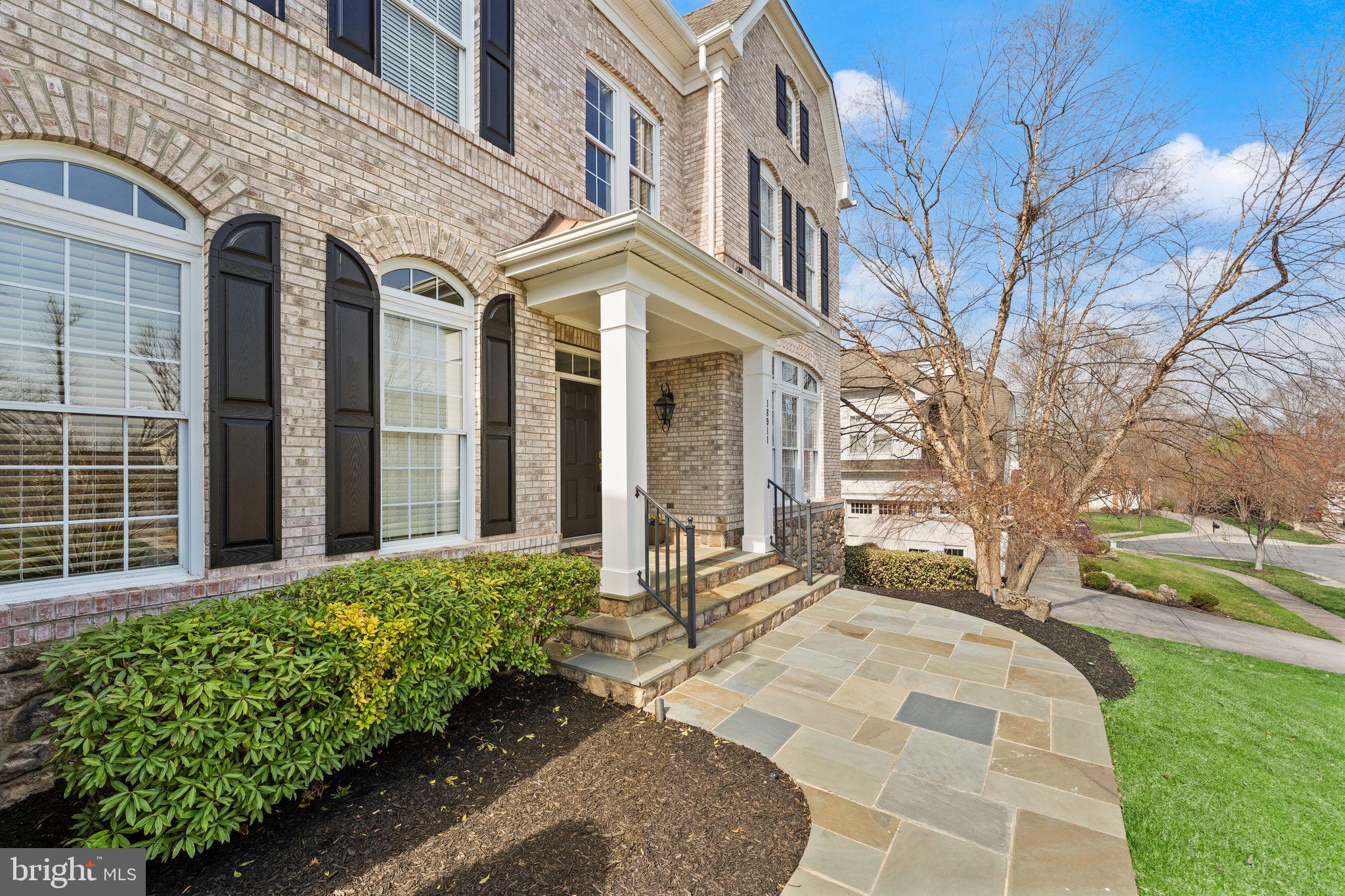 LANSDOWNE ON THE POTOMAC - Residential