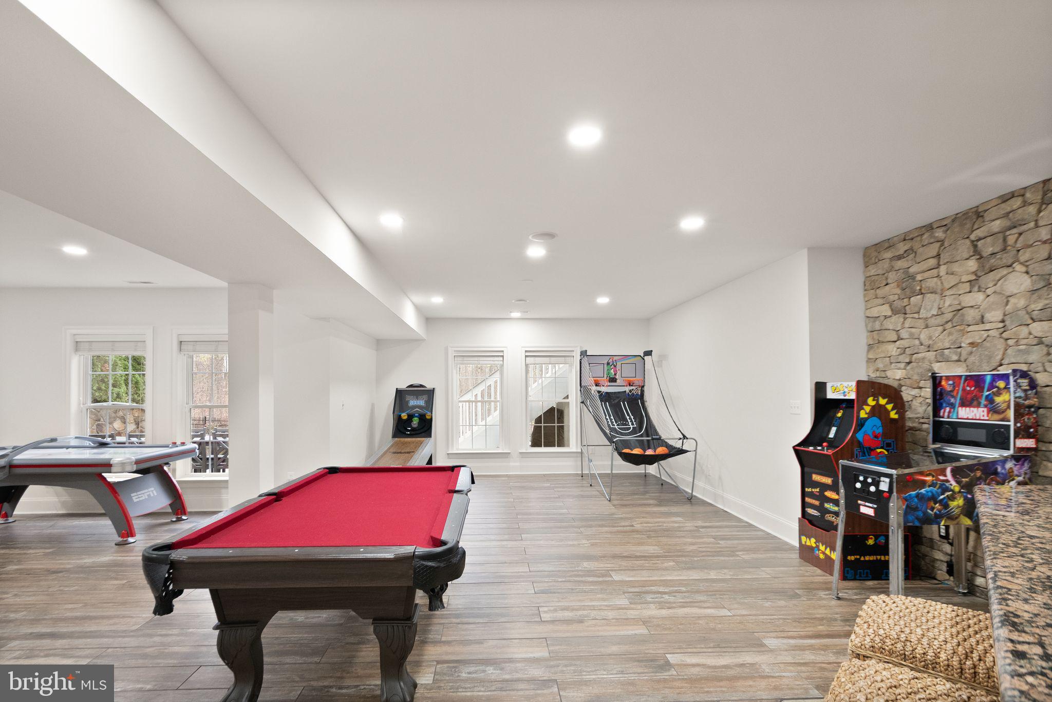 LANSDOWNE ON THE POTOMAC - Residential