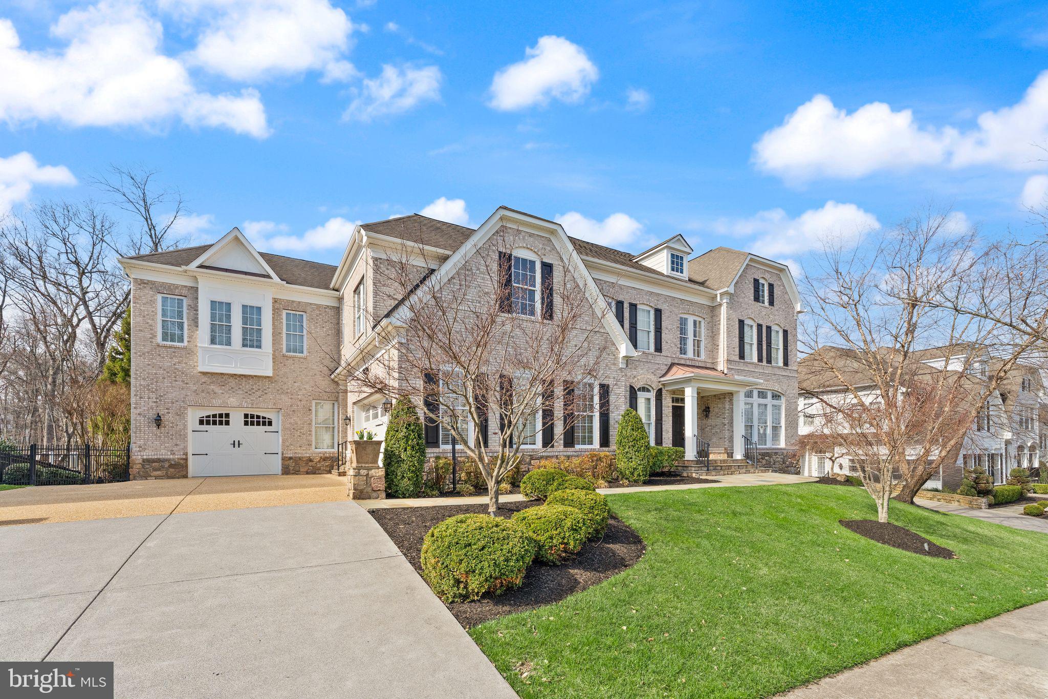 LANSDOWNE ON THE POTOMAC - Residential