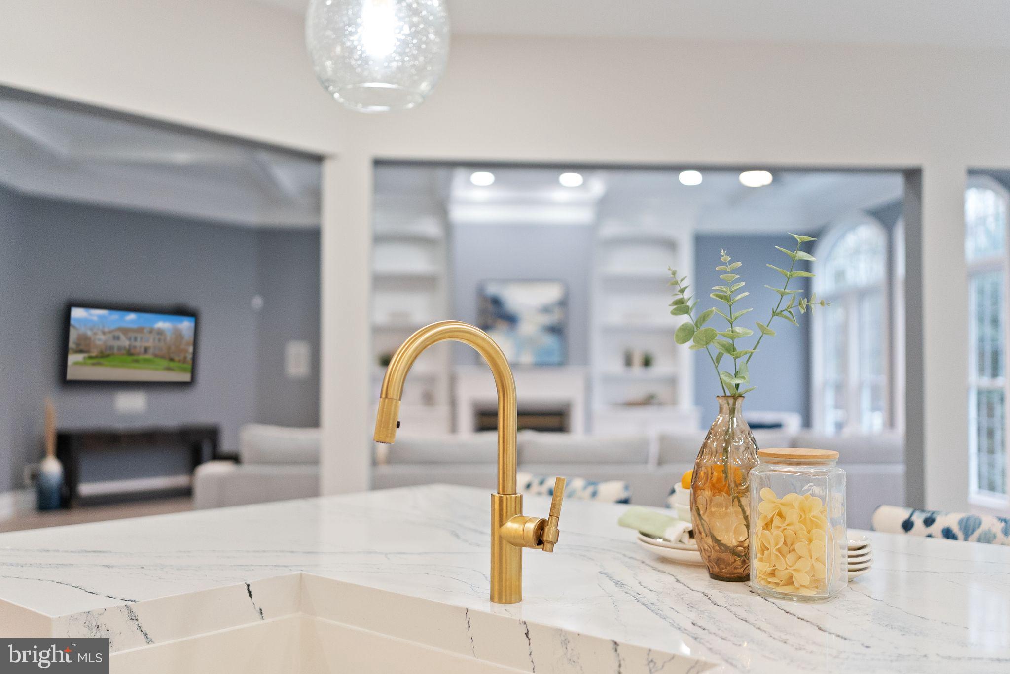 LANSDOWNE ON THE POTOMAC - Residential