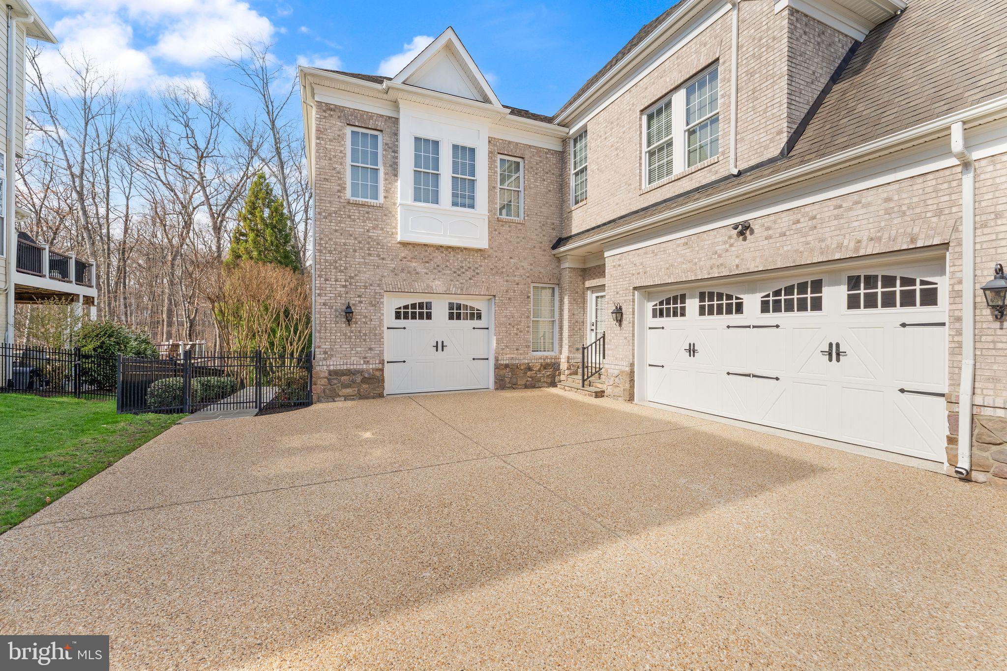 LANSDOWNE ON THE POTOMAC - Residential