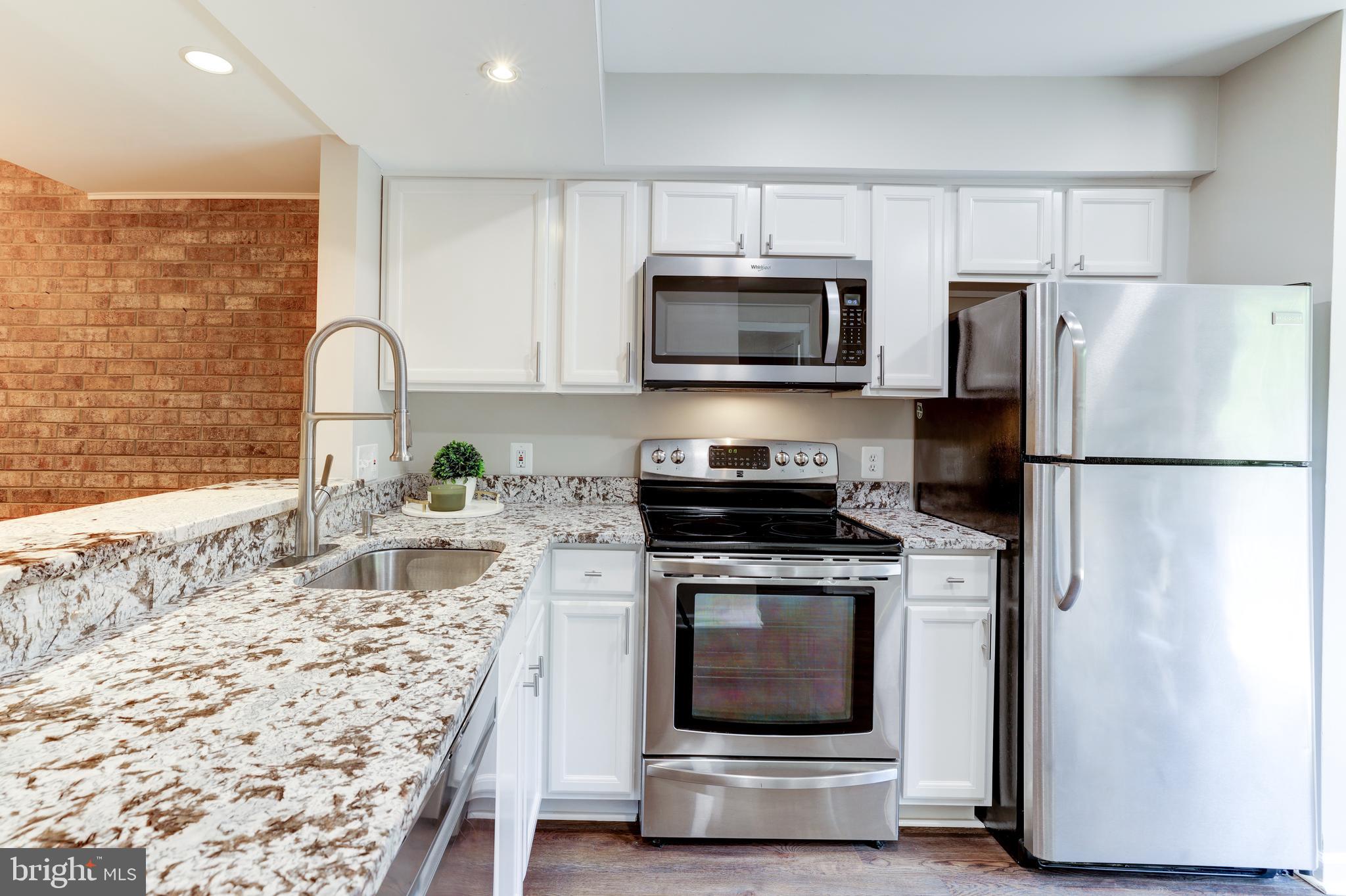 RESTON - Residential