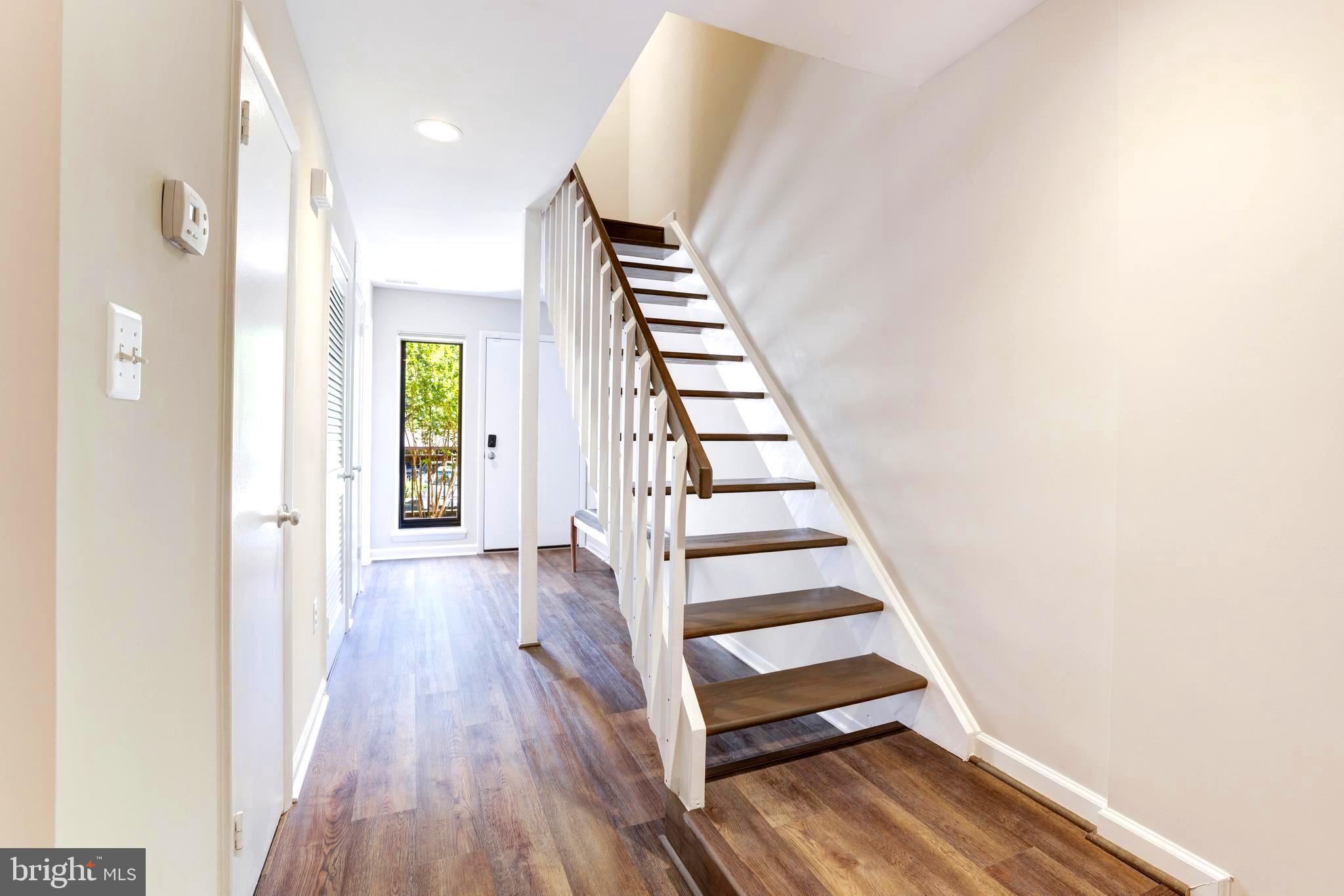 RESTON - Residential