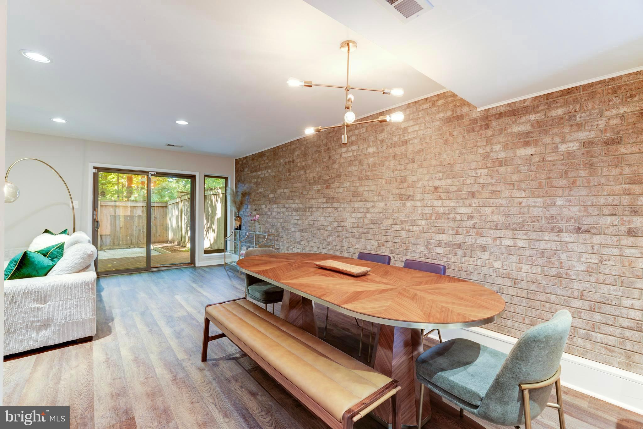 RESTON - Residential