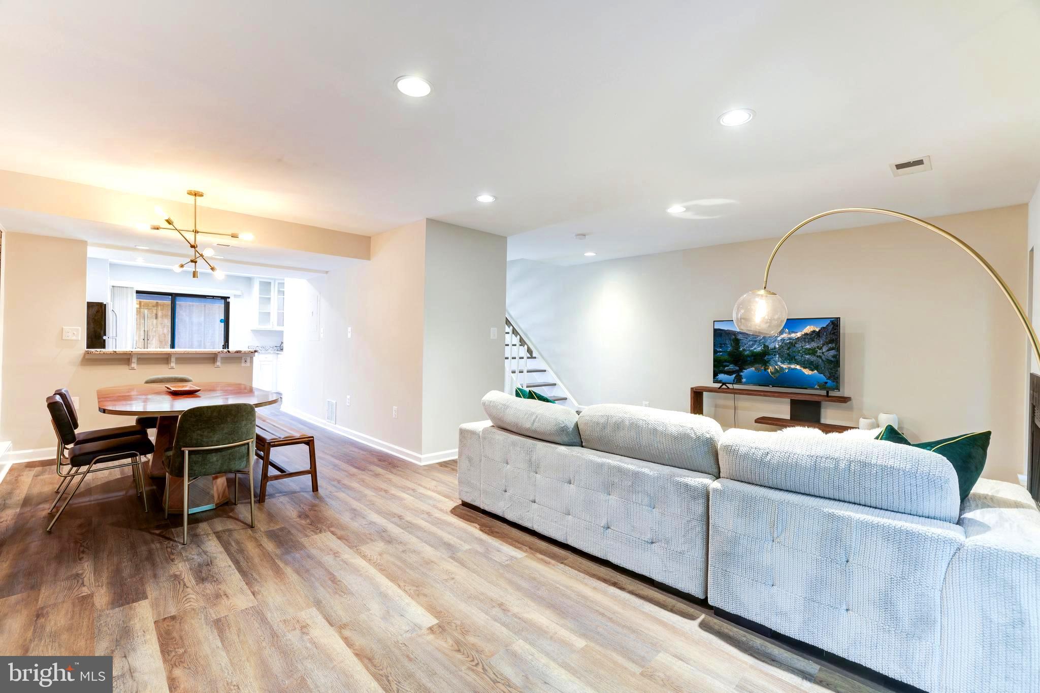 RESTON - Residential