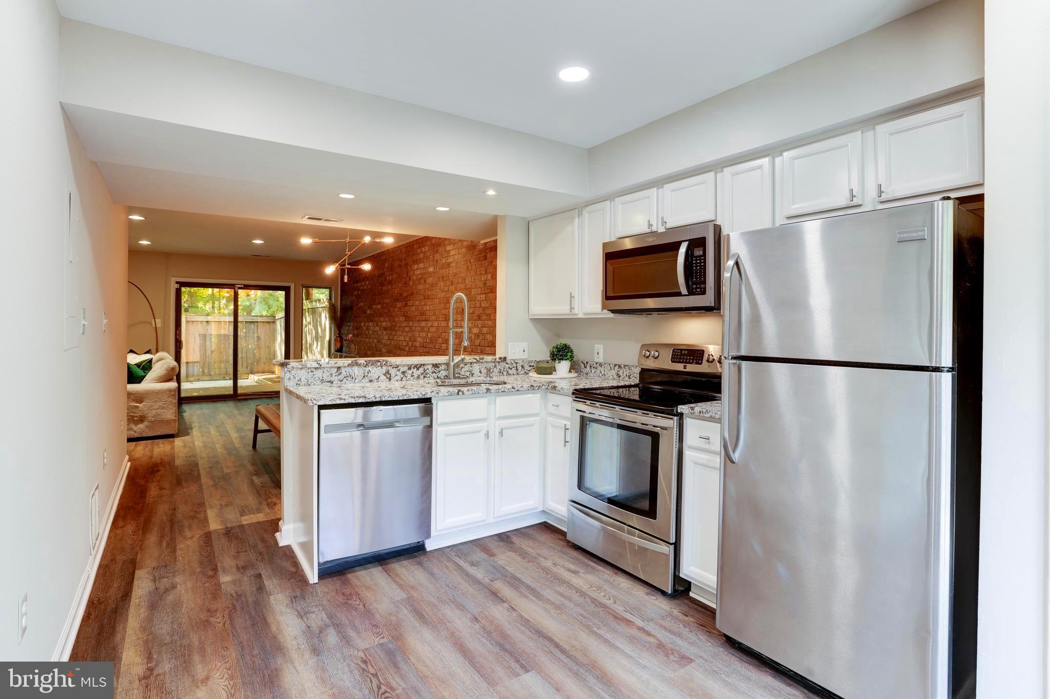 RESTON - Residential