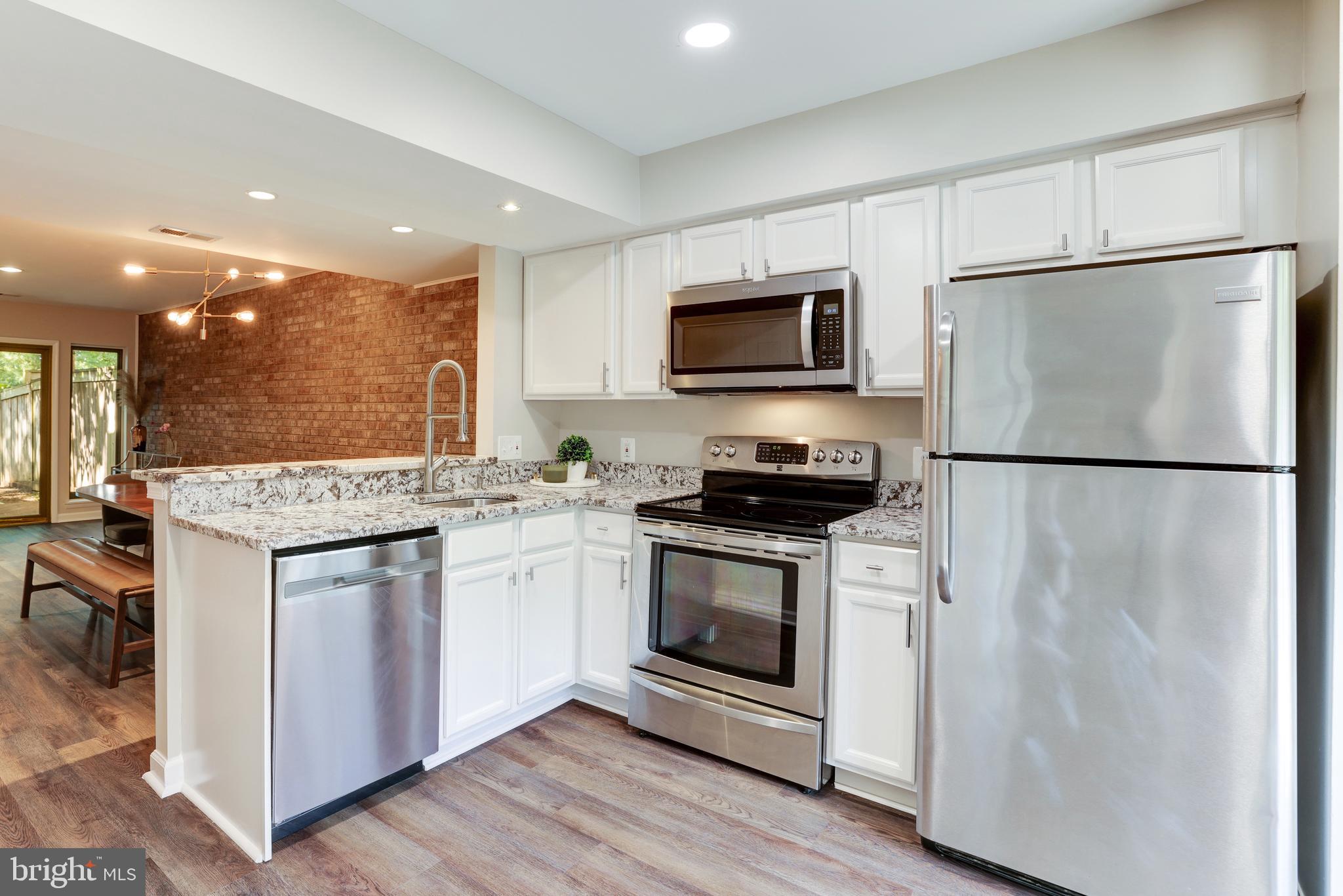 RESTON - Residential