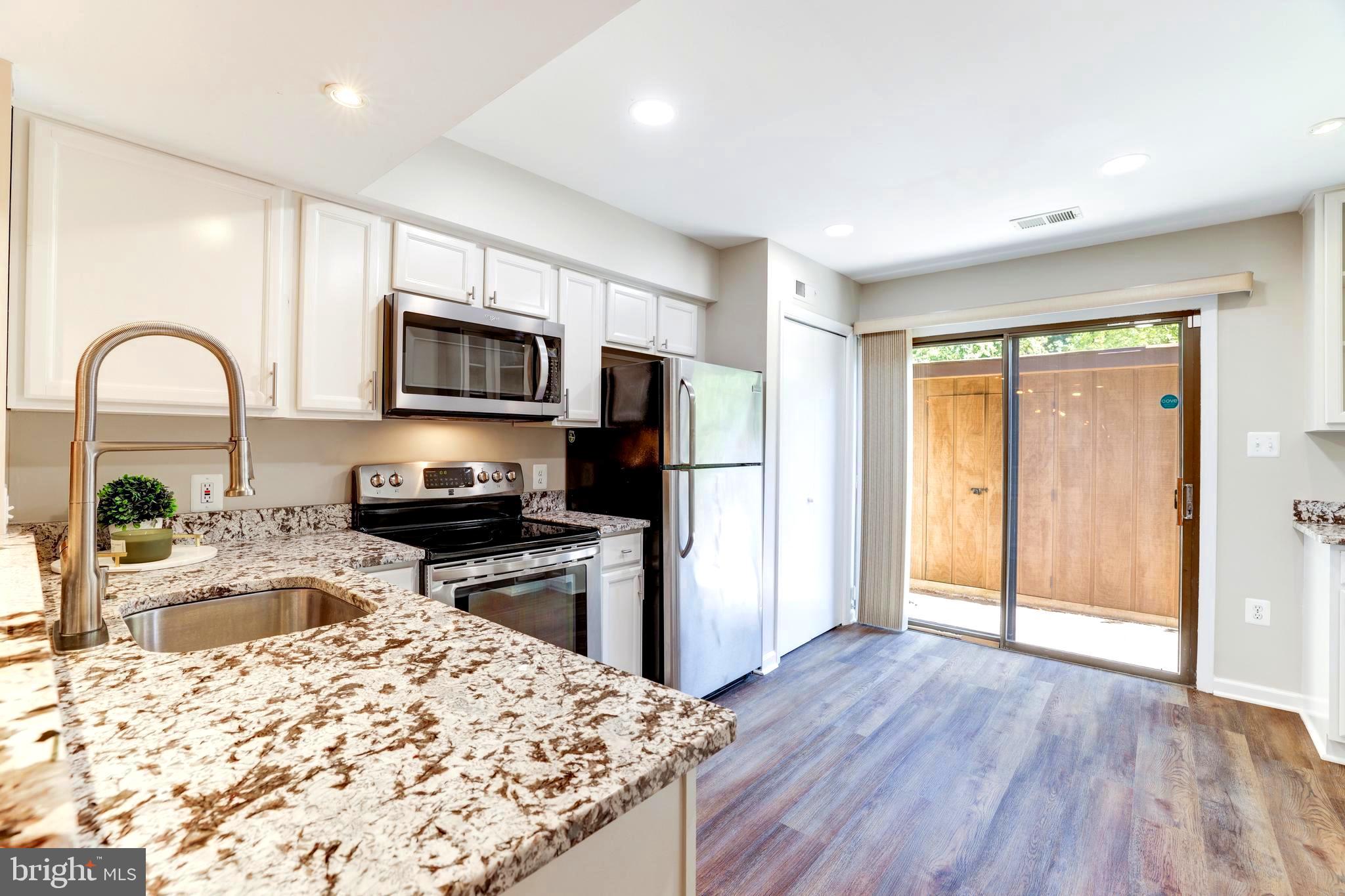 RESTON - Residential