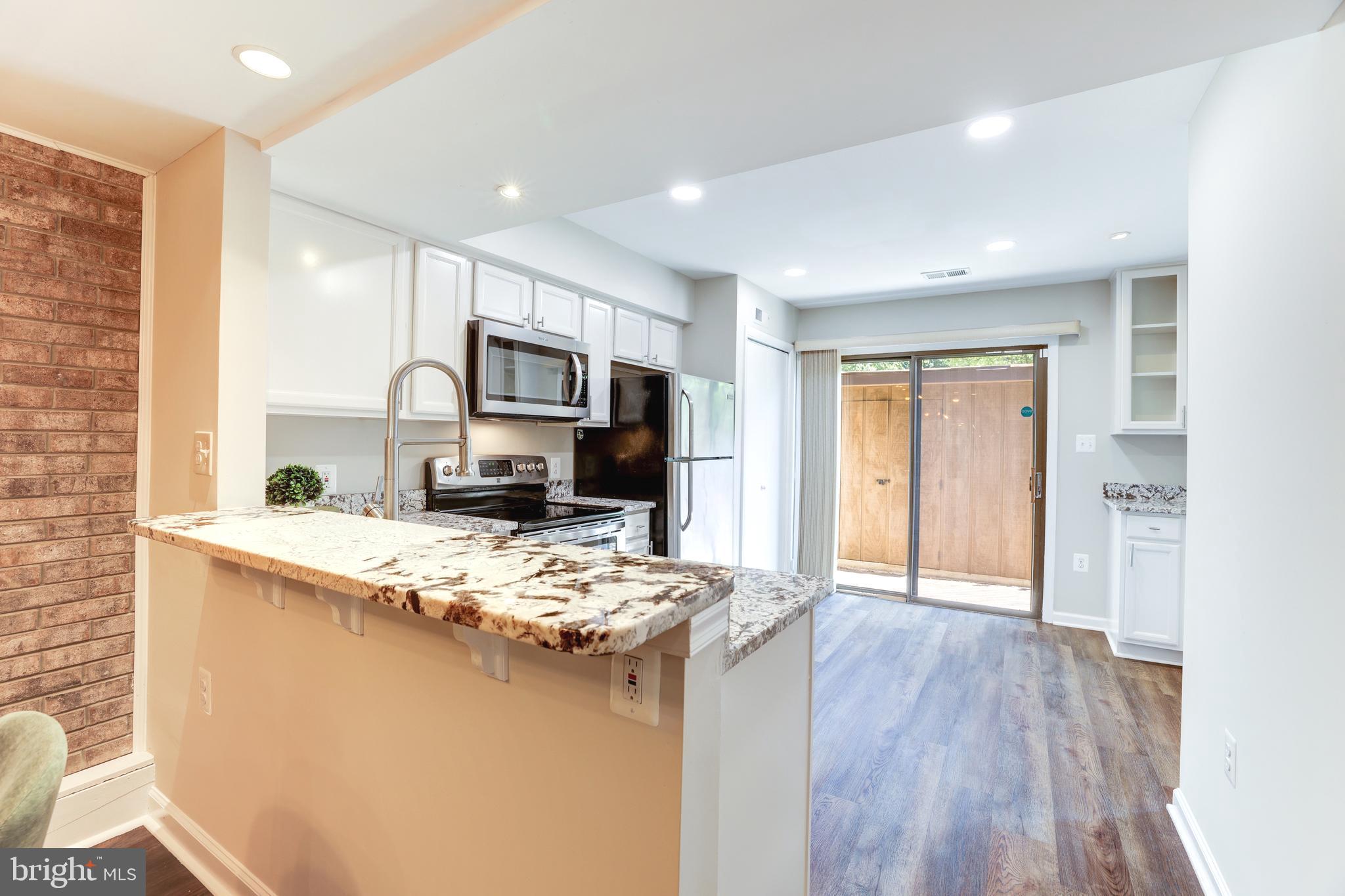 RESTON - Residential