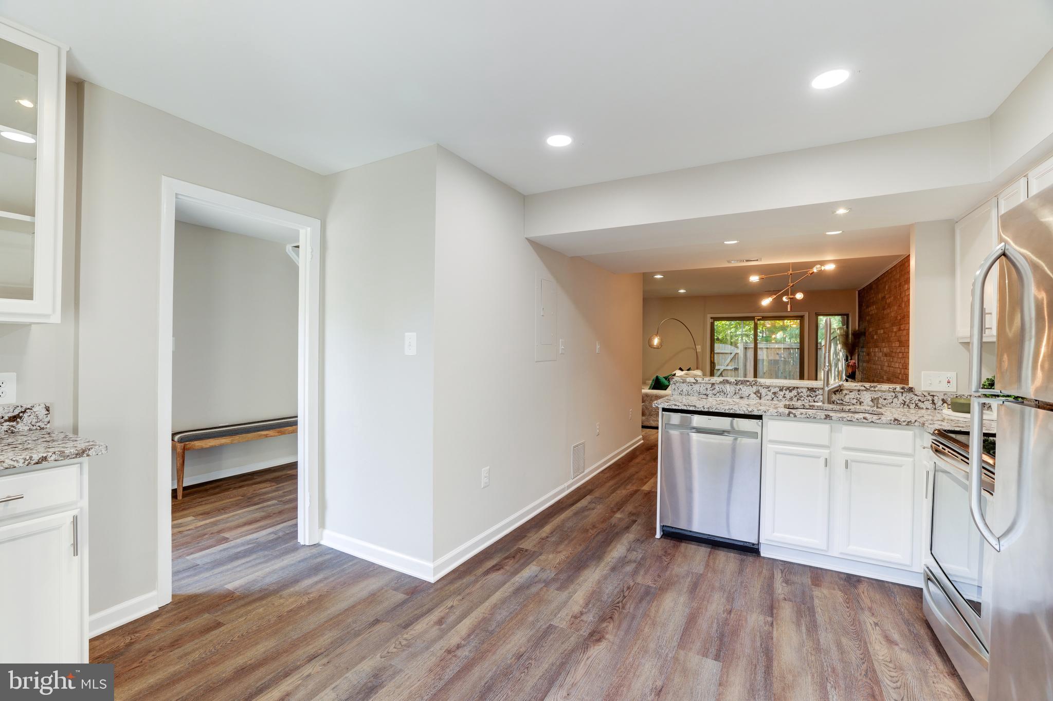 RESTON - Residential