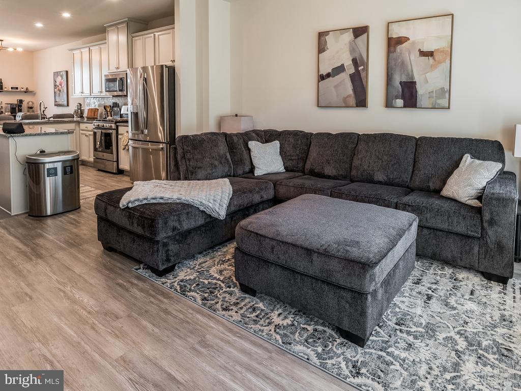 VILLAGE OF TOWNE SQUARE - Residential