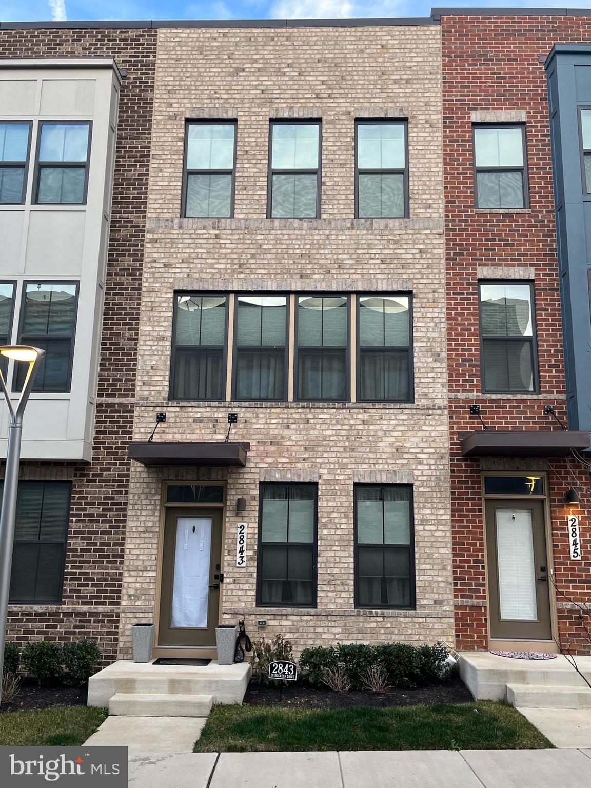 VILLAGE OF TOWNE SQUARE - Residential