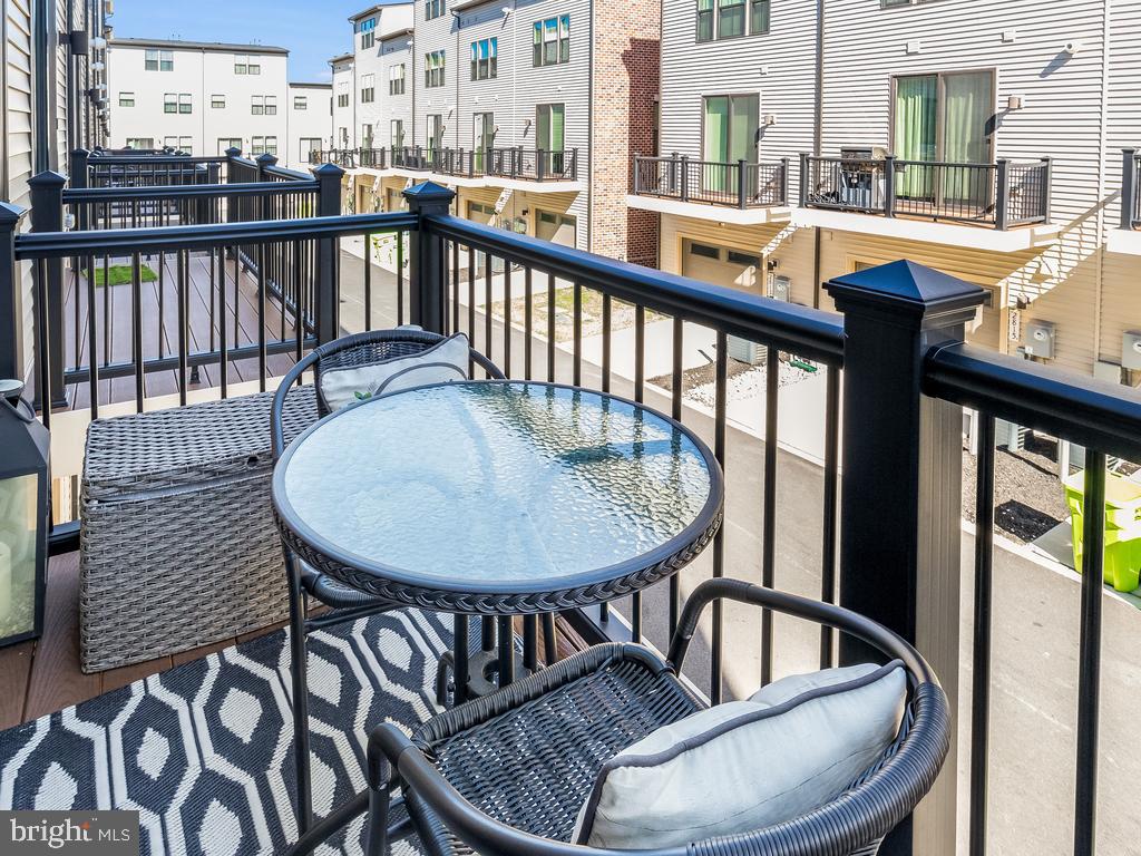 VILLAGE OF TOWNE SQUARE - Residential